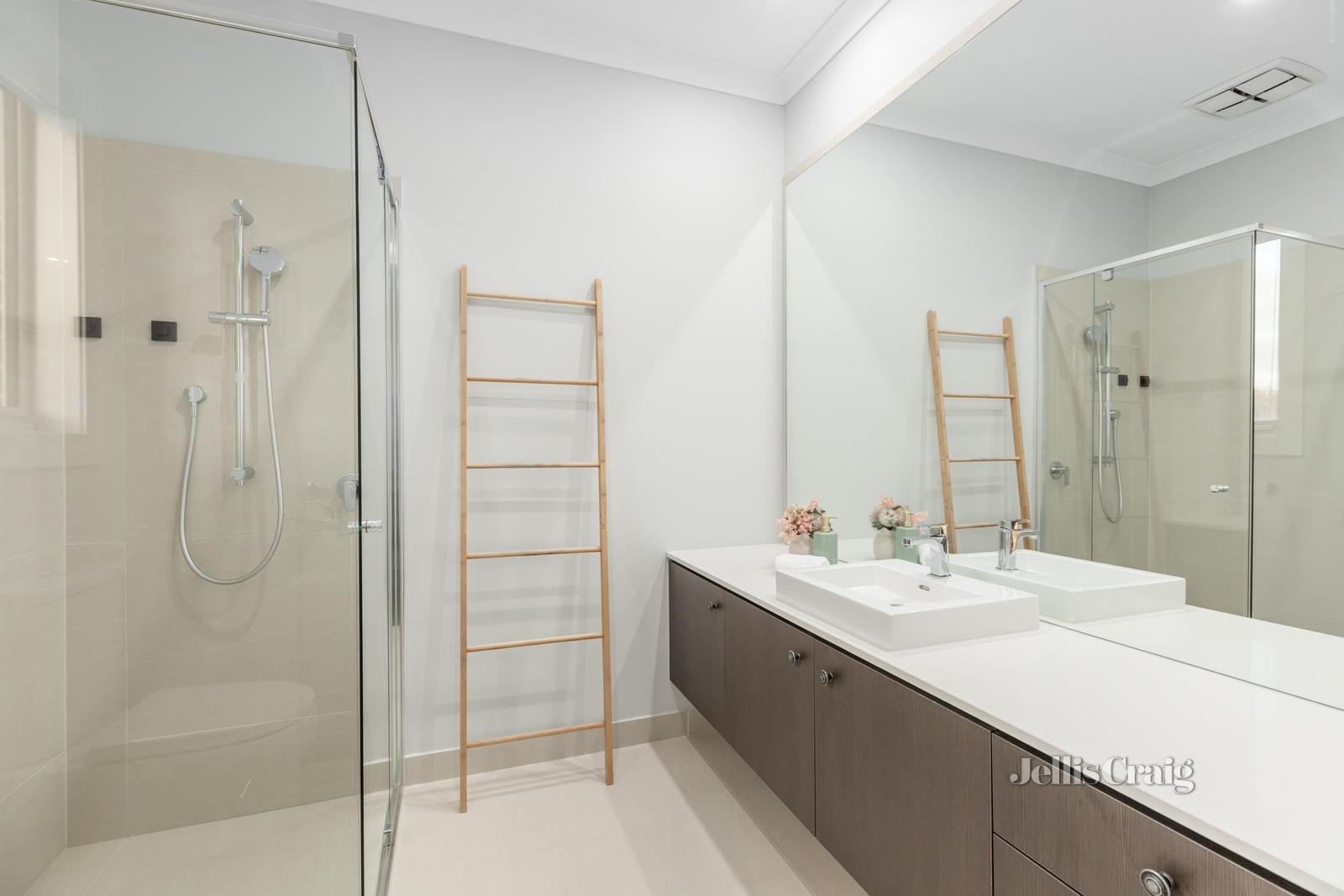 74 Guinevere Parade, Glen Waverley image 11