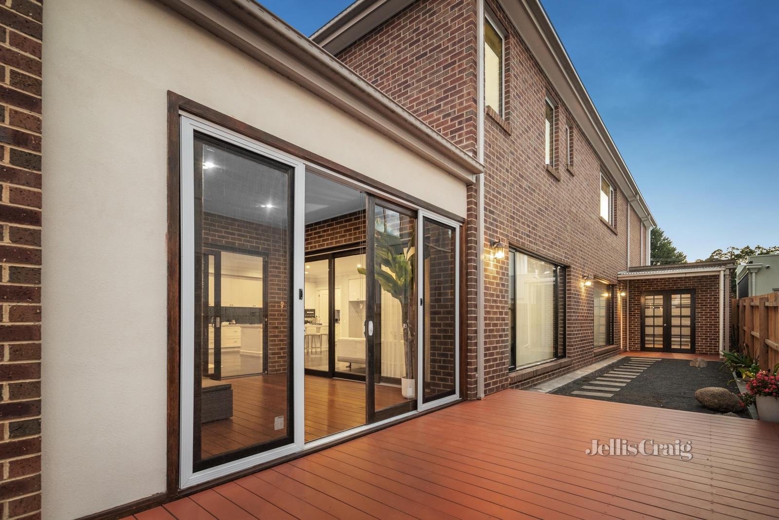 74 Guinevere Parade, Glen Waverley image 18