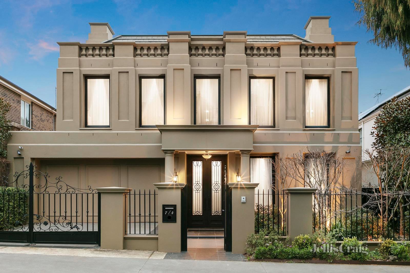 7/4 Higham Road, Hawthorn East image 1