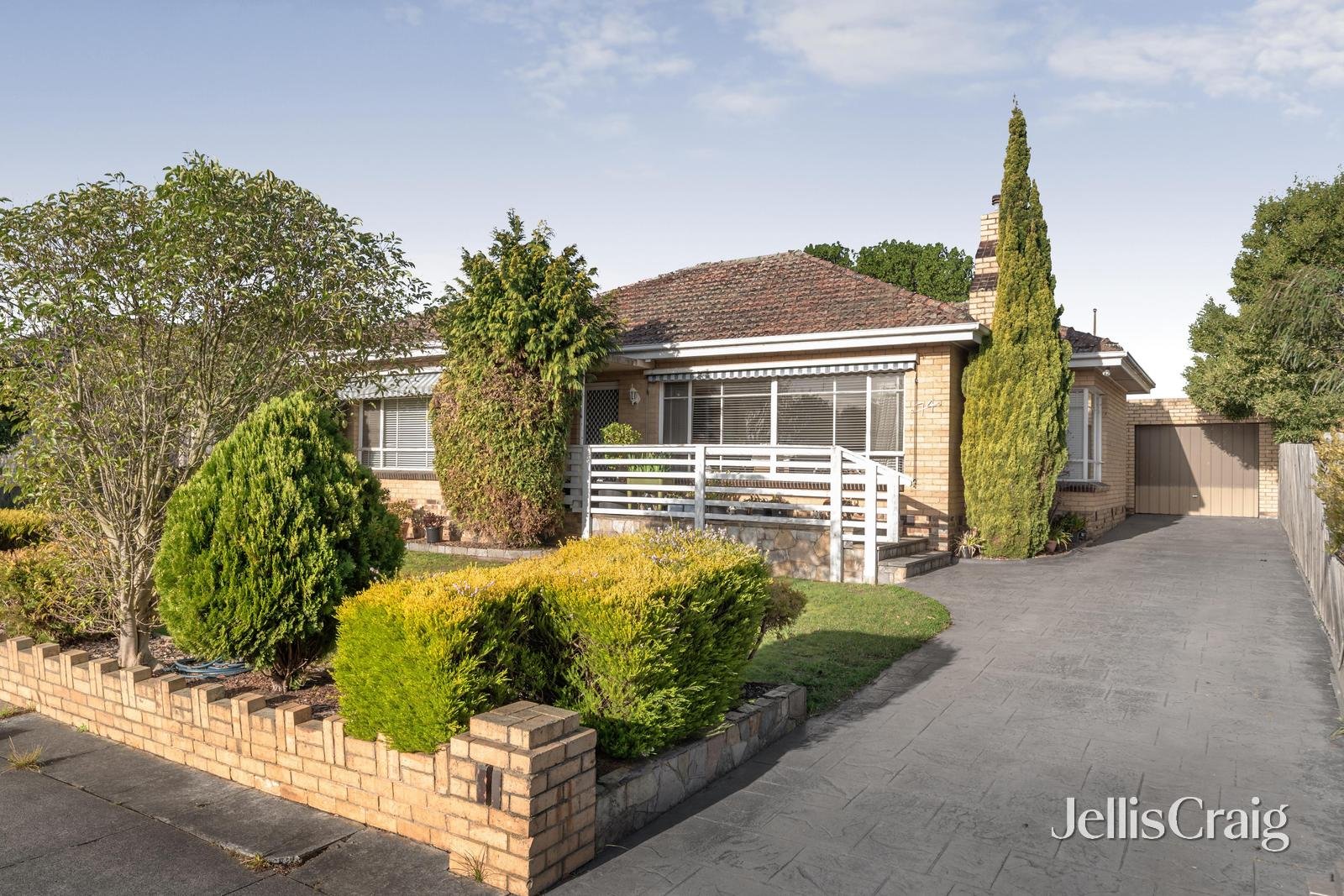 74 Hillview Avenue, Mount Waverley image 1