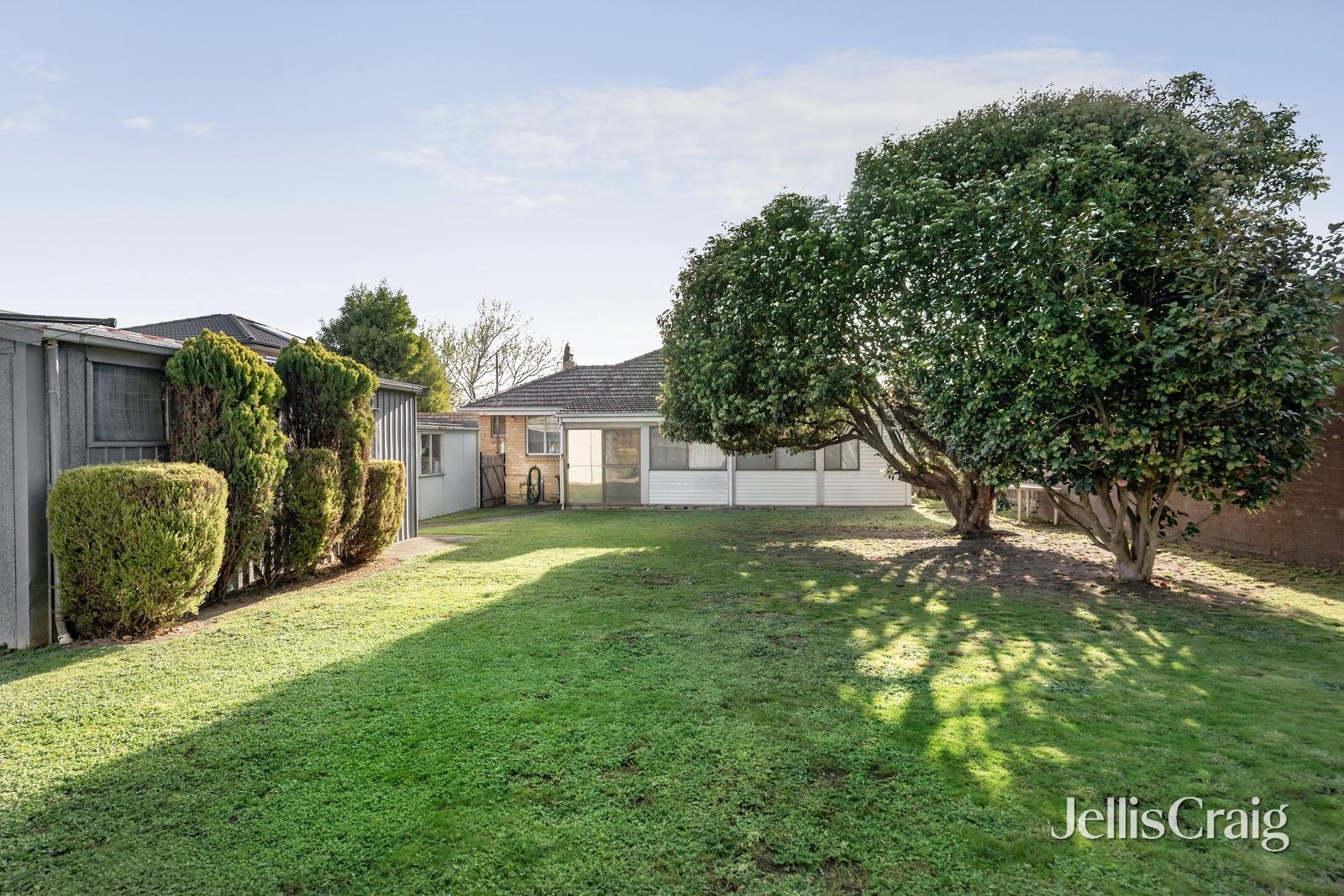 74 Hillview Avenue, Mount Waverley image 2