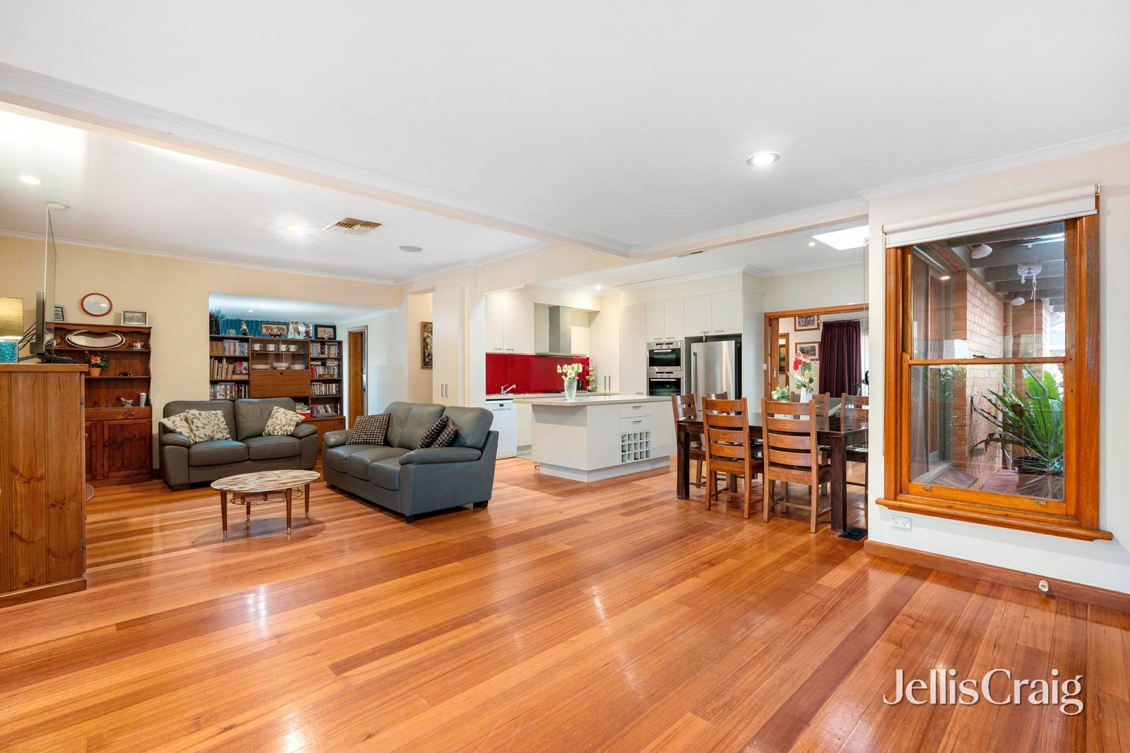 74 Hilton Street, Mount&nbsp;Waverley image 3