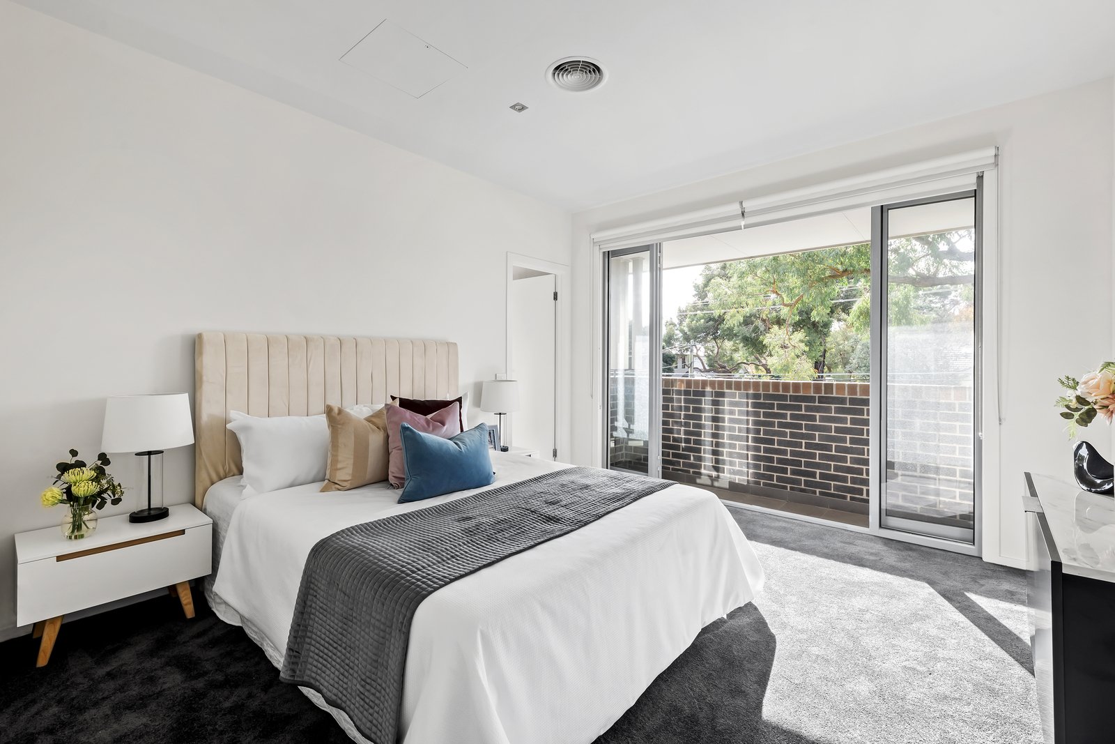 Property Gallery Thumbnail 8