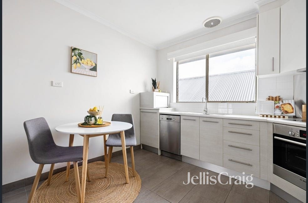 7/4 Lyons Street, Williamstown image 5