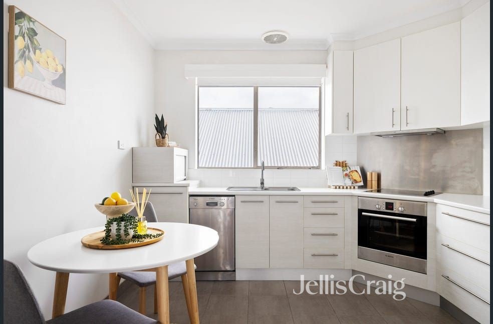 7/4 Lyons Street, Williamstown image 4