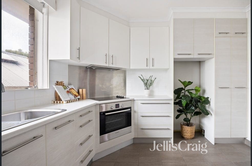 7/4 Lyons Street, Williamstown image 6