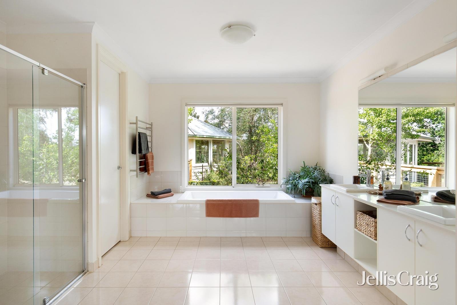 74 Meander Road, Hurstbridge image 10