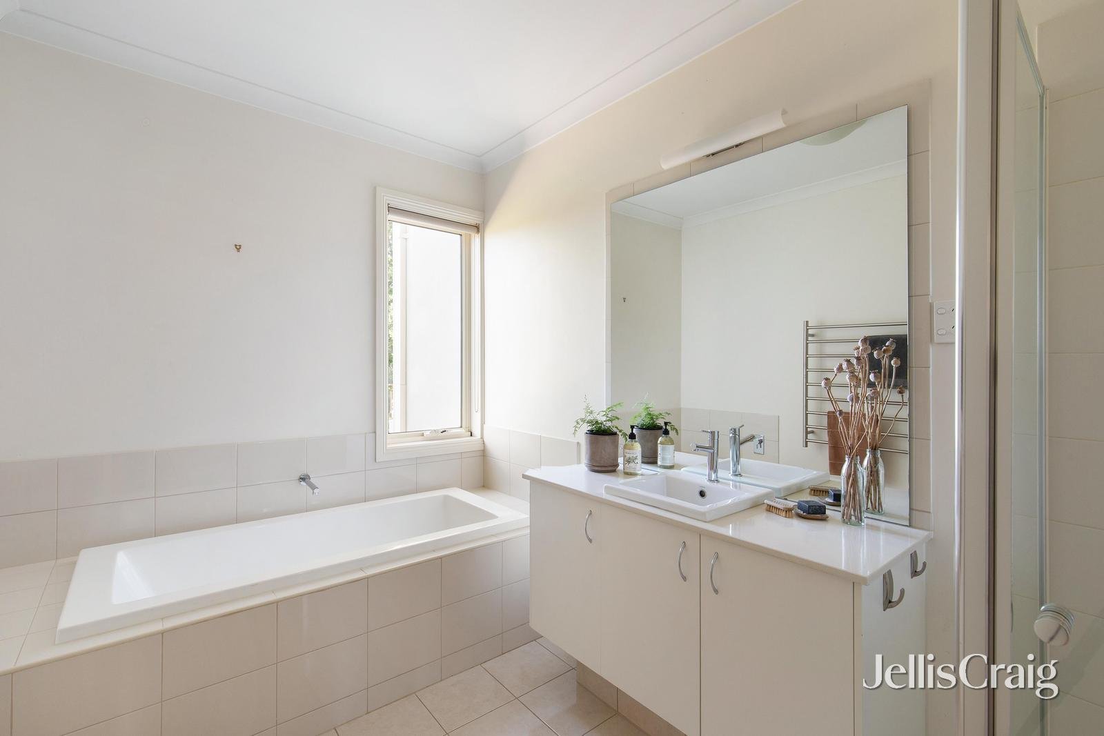 74 Meander Road, Hurstbridge image 13