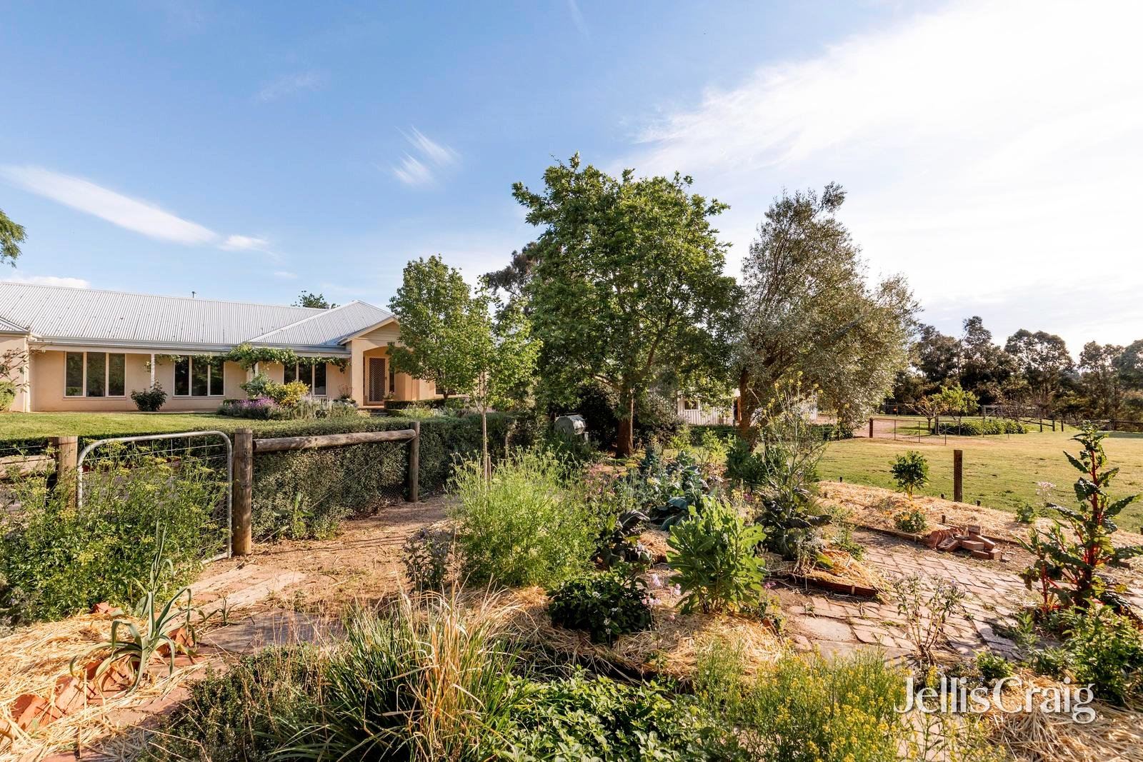 74 Meander Road, Hurstbridge image 24