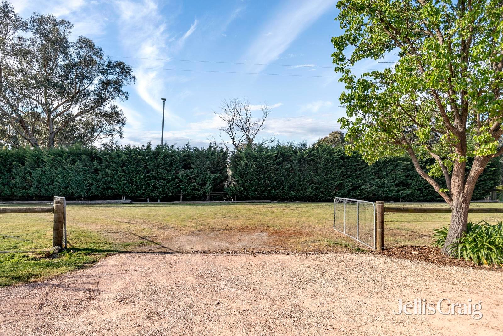 74 Meander Road, Hurstbridge image 28