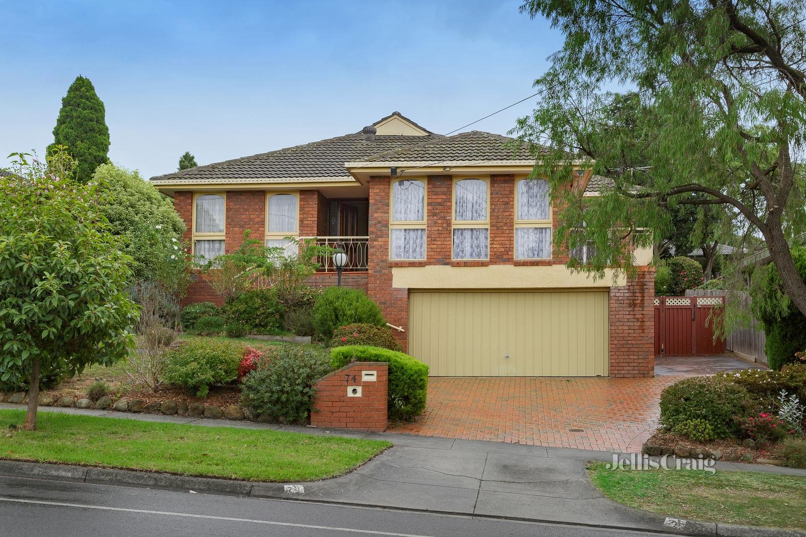 74 Petronella Avenue, Wheelers Hill image 1