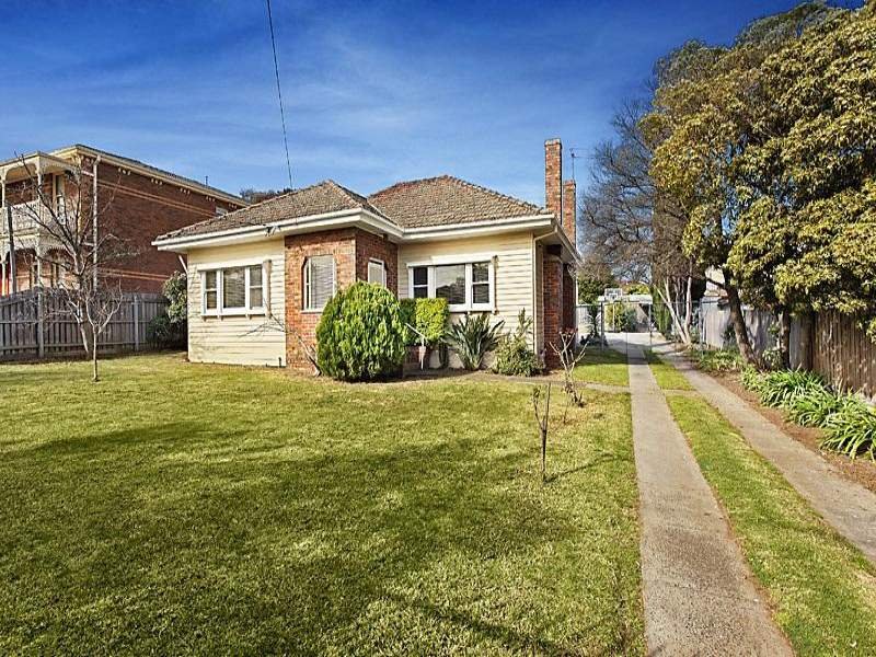 74 Roberts Street, ESSENDON VIC 3040