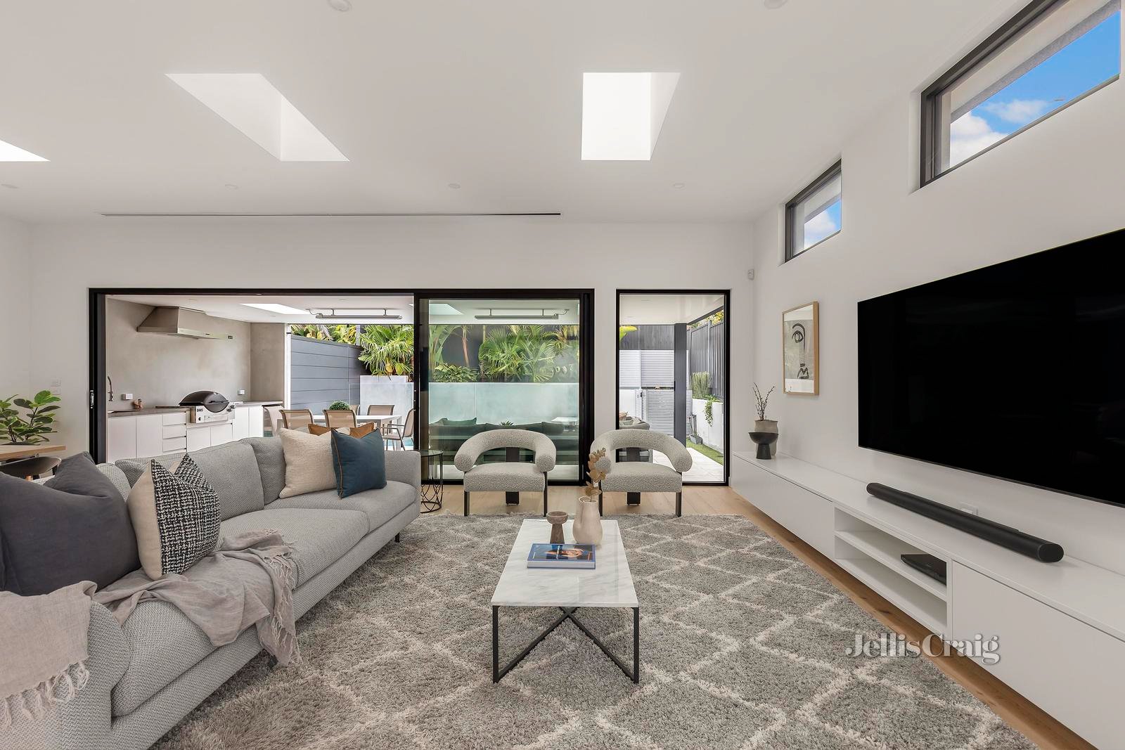 74 Roberts Street, Essendon image 2