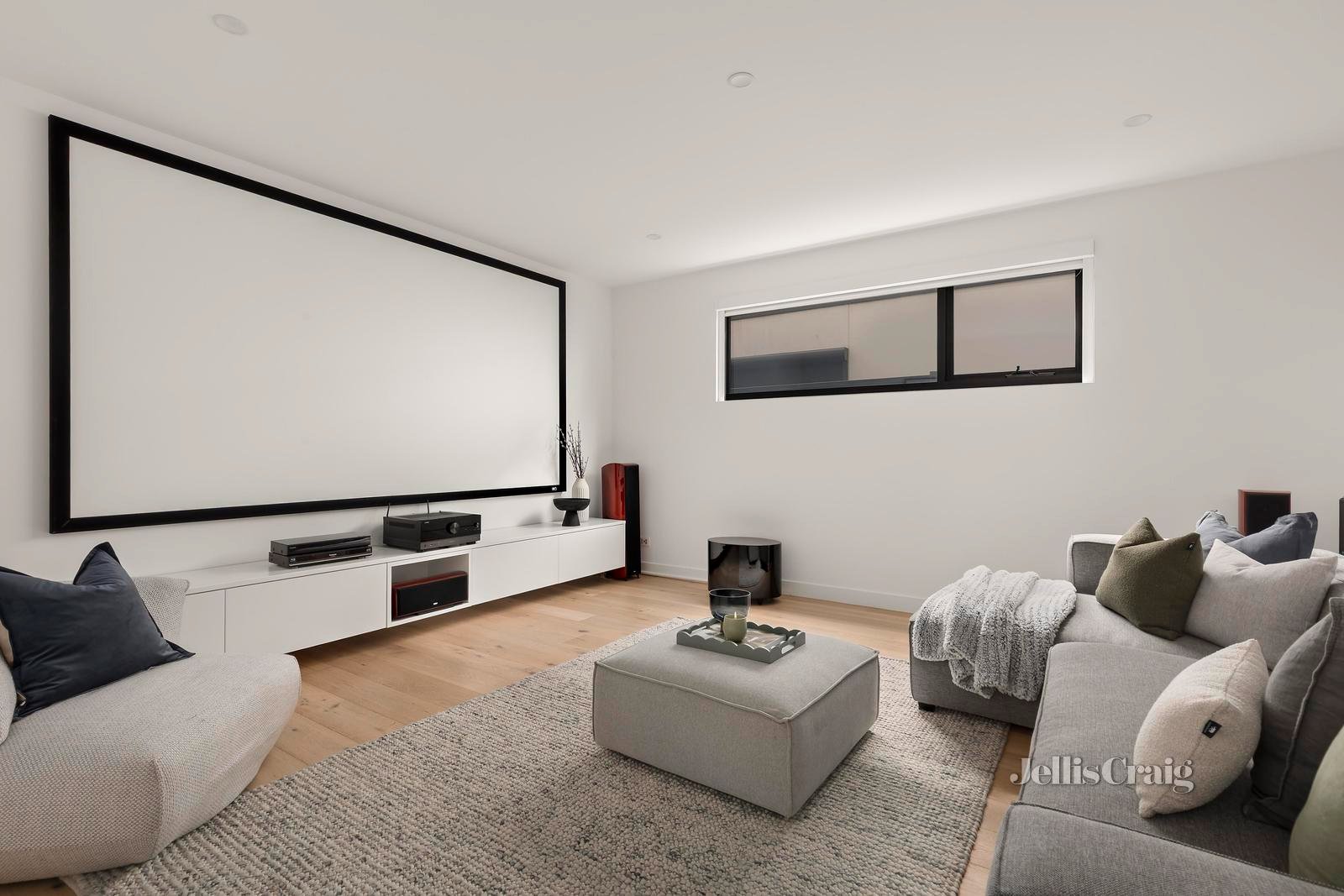 74 Roberts Street, Essendon image 8