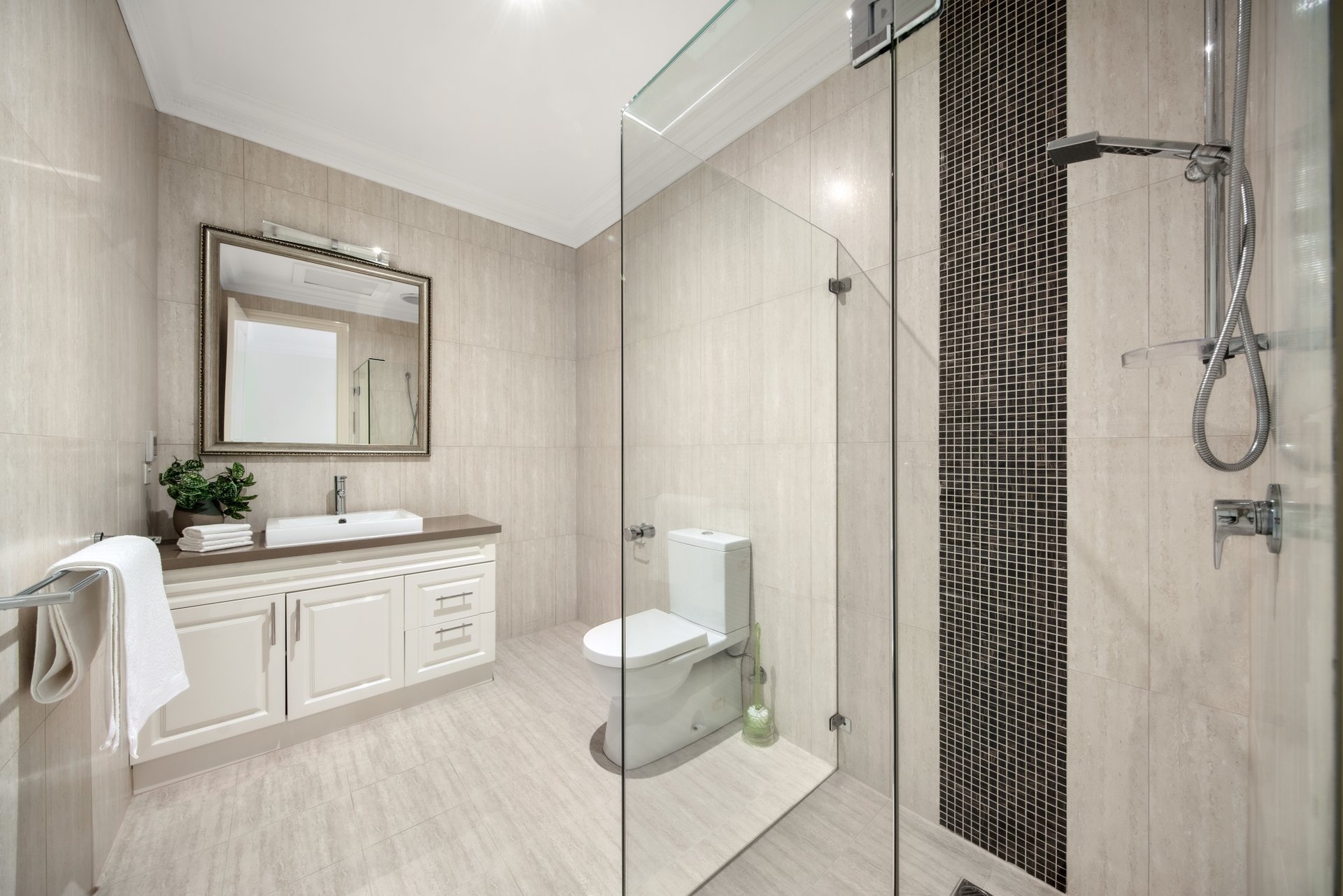 Property Gallery Thumbnail 13