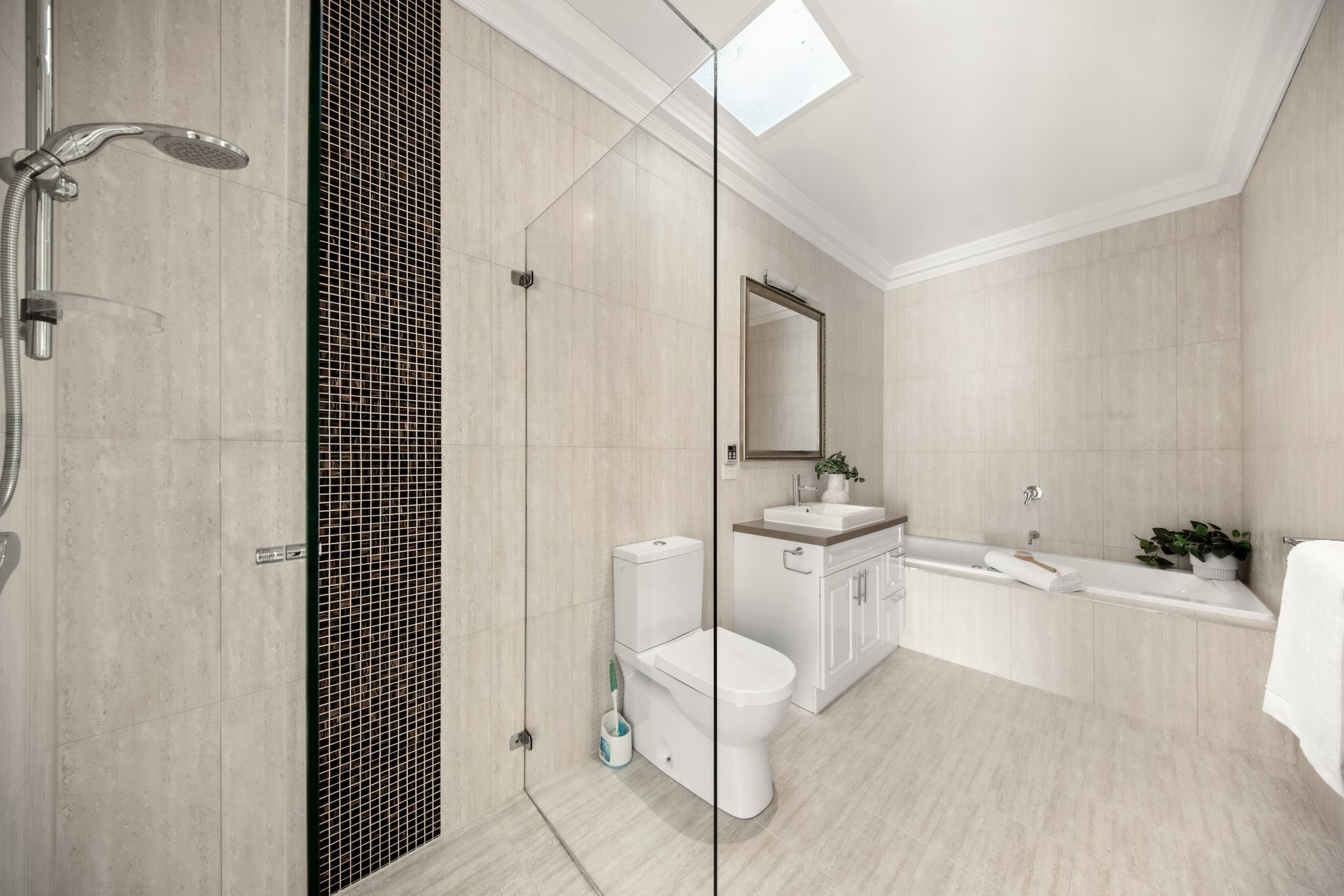 Property Gallery Thumbnail 17