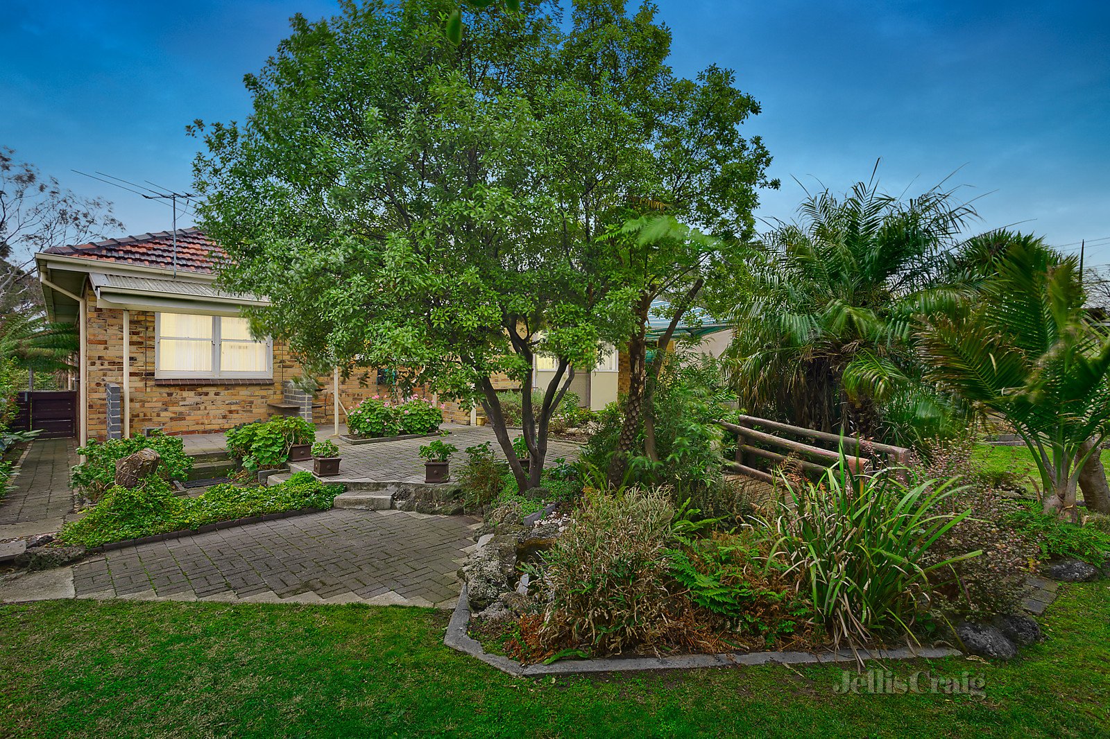 74 Stephensons Road, Mount Waverley image 2