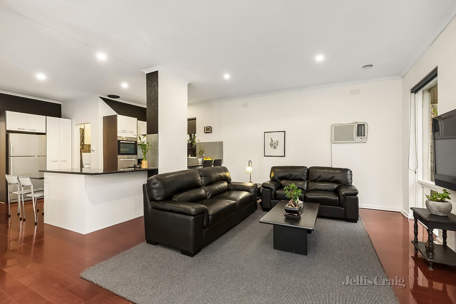 74 Summerhill Road, Glen Iris image 2