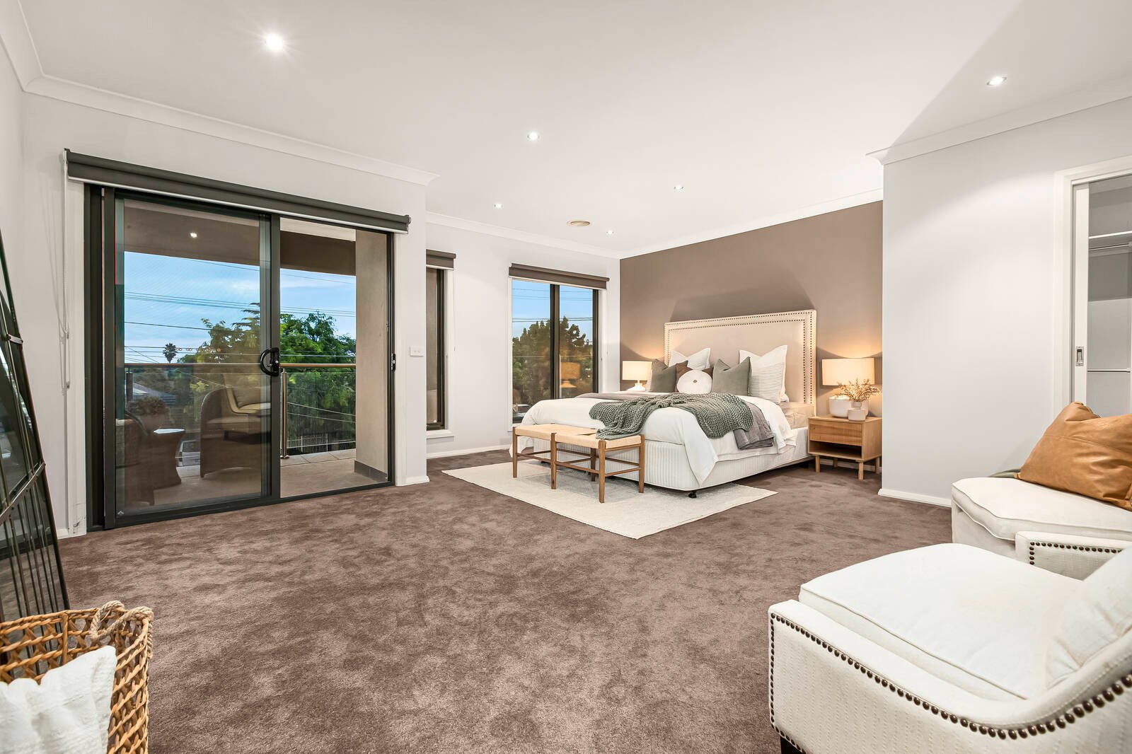 Property Gallery Thumbnail 8
