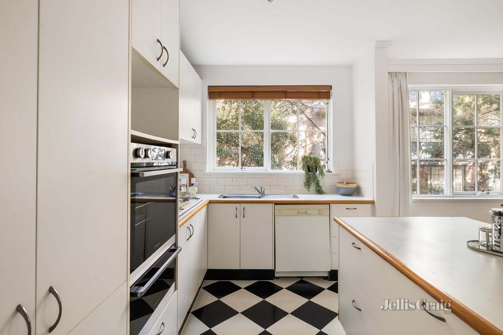7/41 Rockley Road, South Yarra image 5