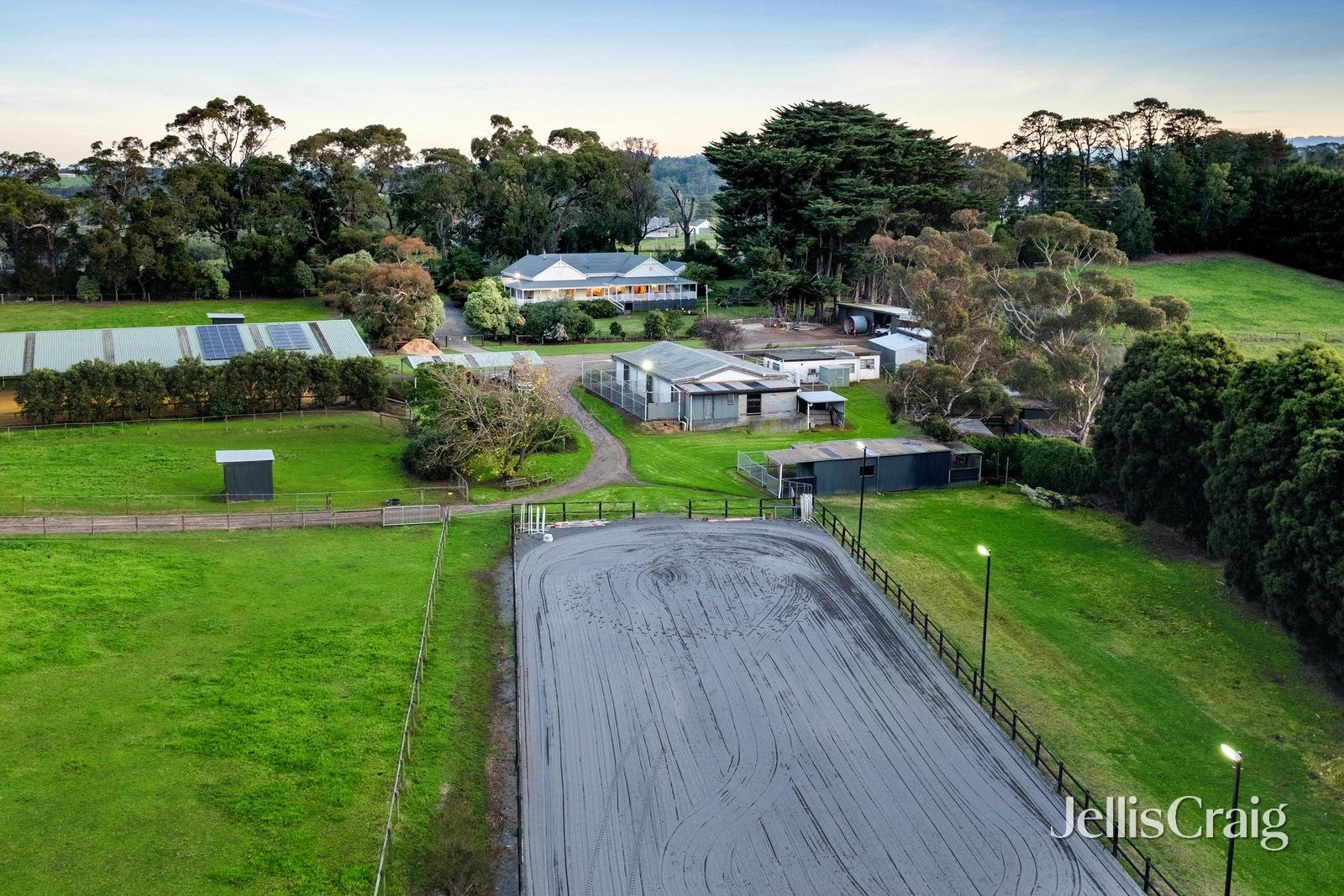 741 Warburton Highway, Seville image 1