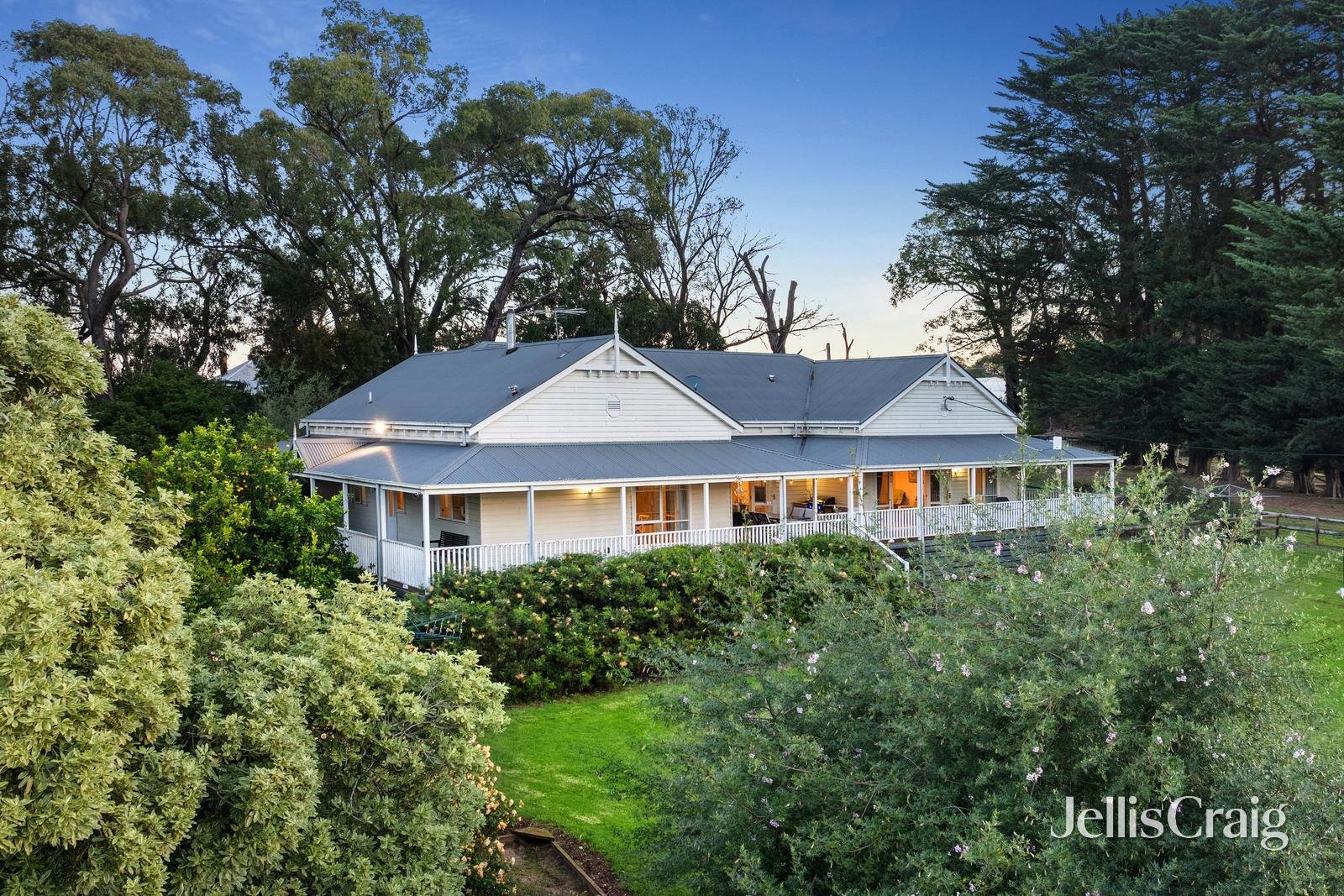741 Warburton Highway, Seville image 7