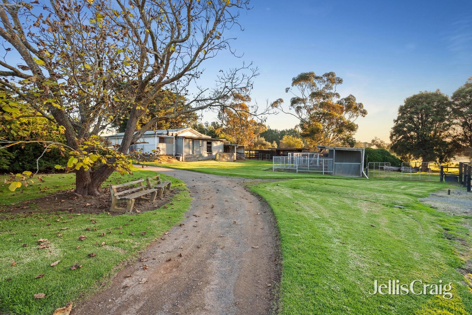 741 Warburton Highway, Seville image 11