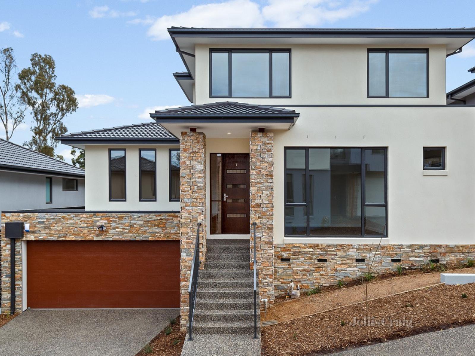 7/42 Bowen Road, Doncaster East image 1