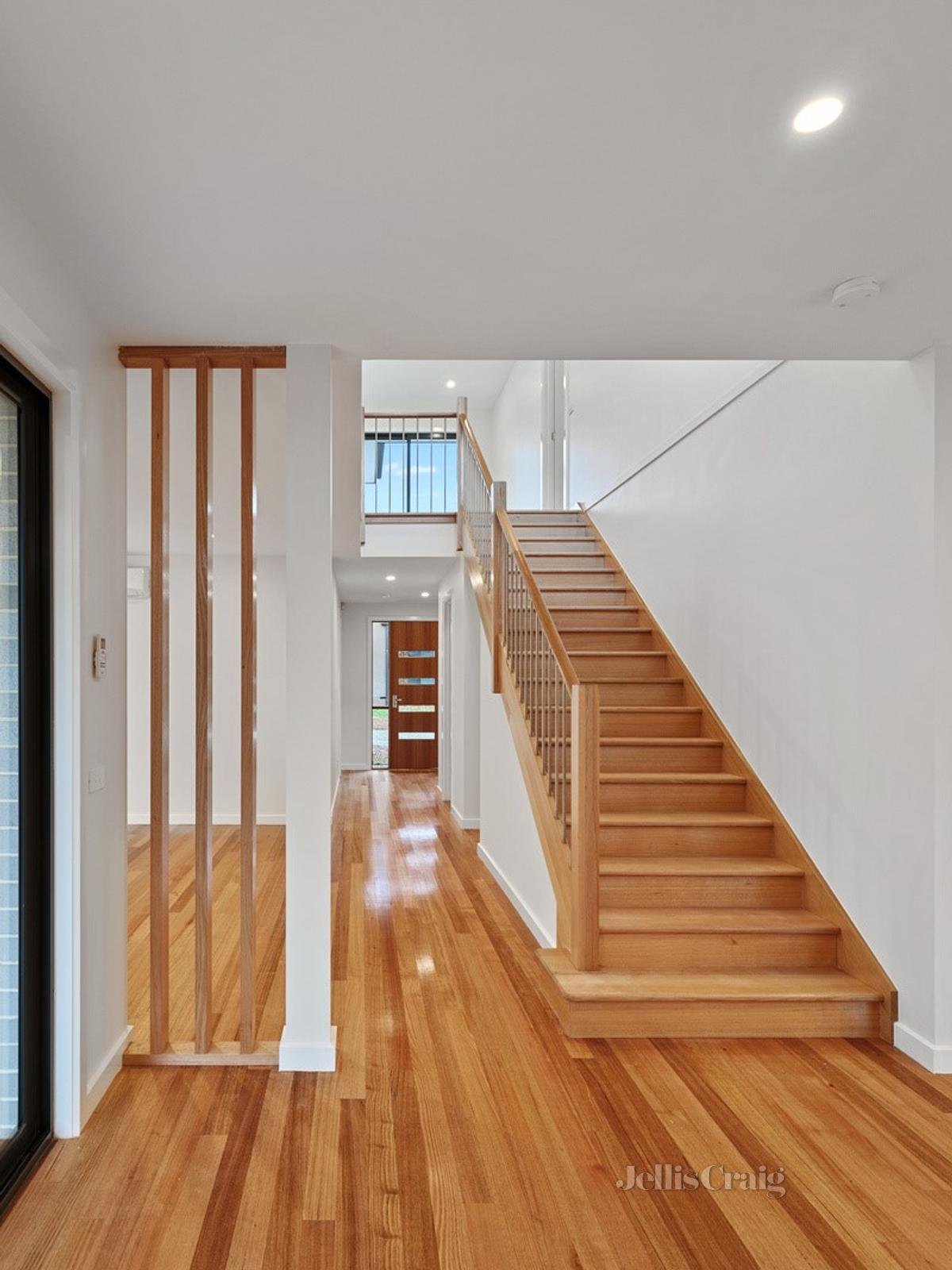 7/42 Bowen Road, Doncaster East image 2