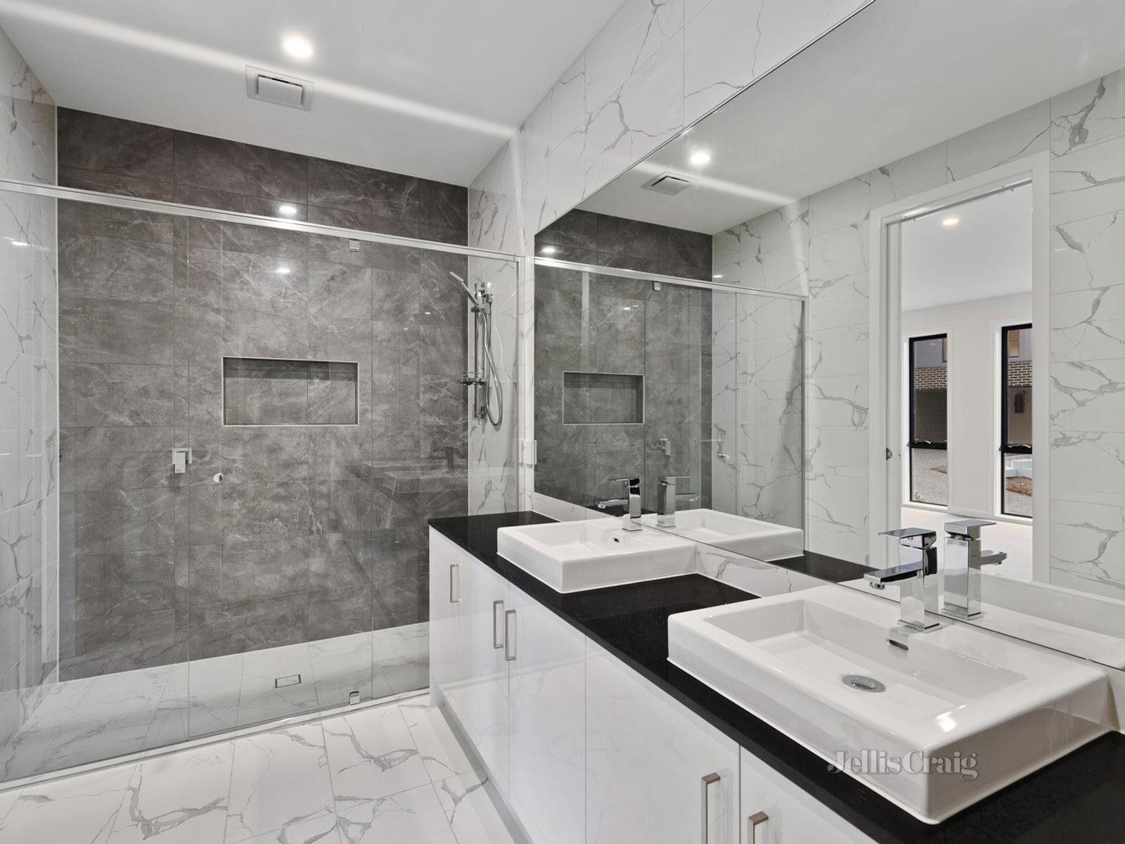 7/42 Bowen Road, Doncaster East image 4