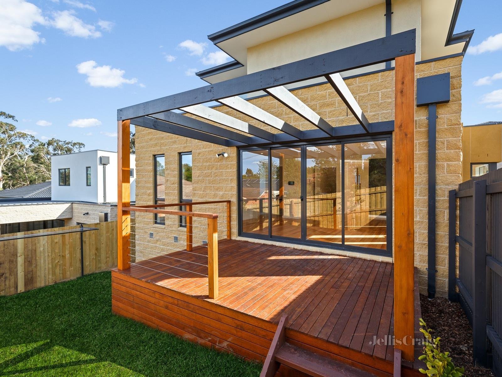 7/42 Bowen Road, Doncaster East image 5