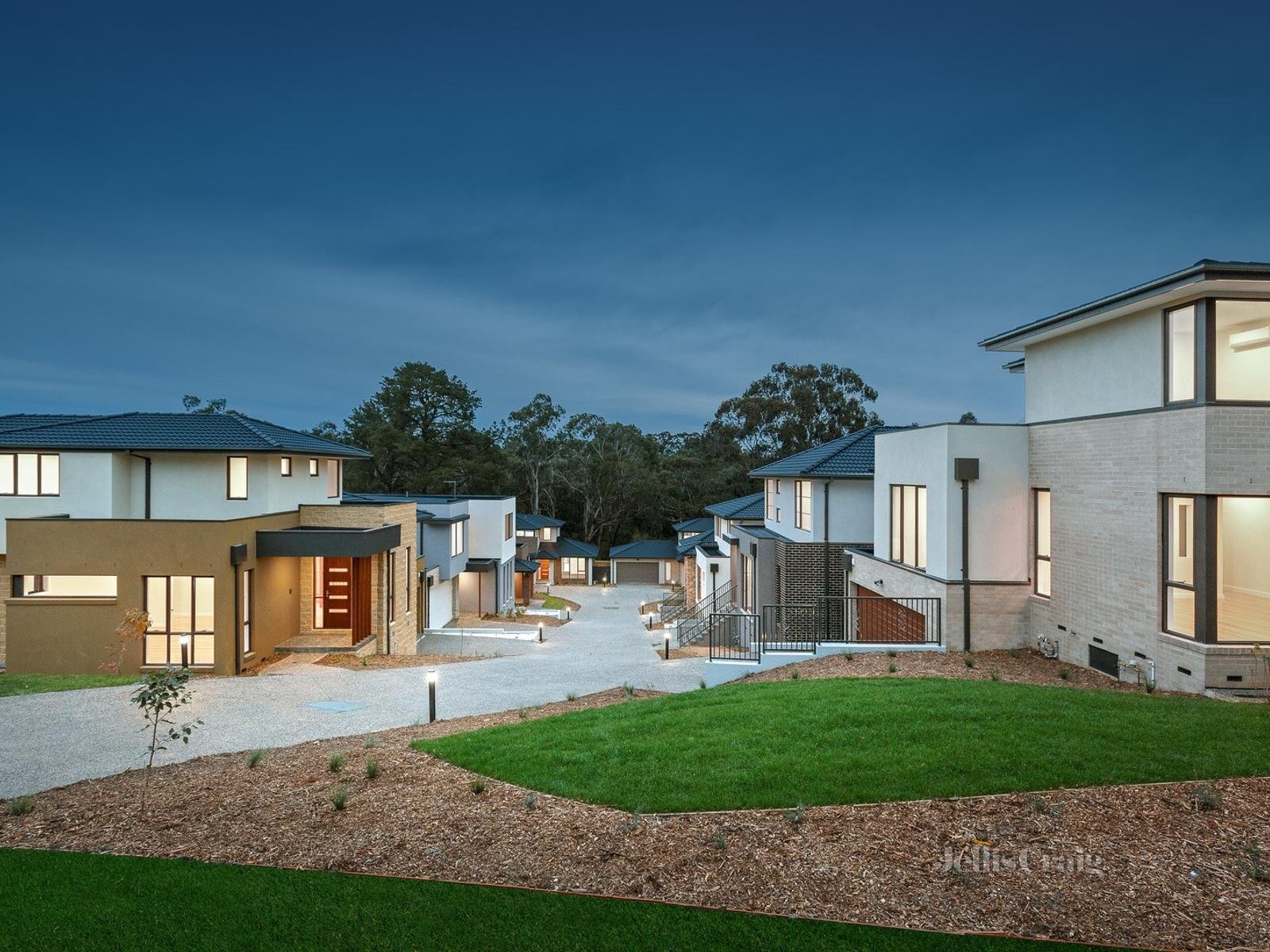 7/42 Bowen Road, Doncaster East image 6