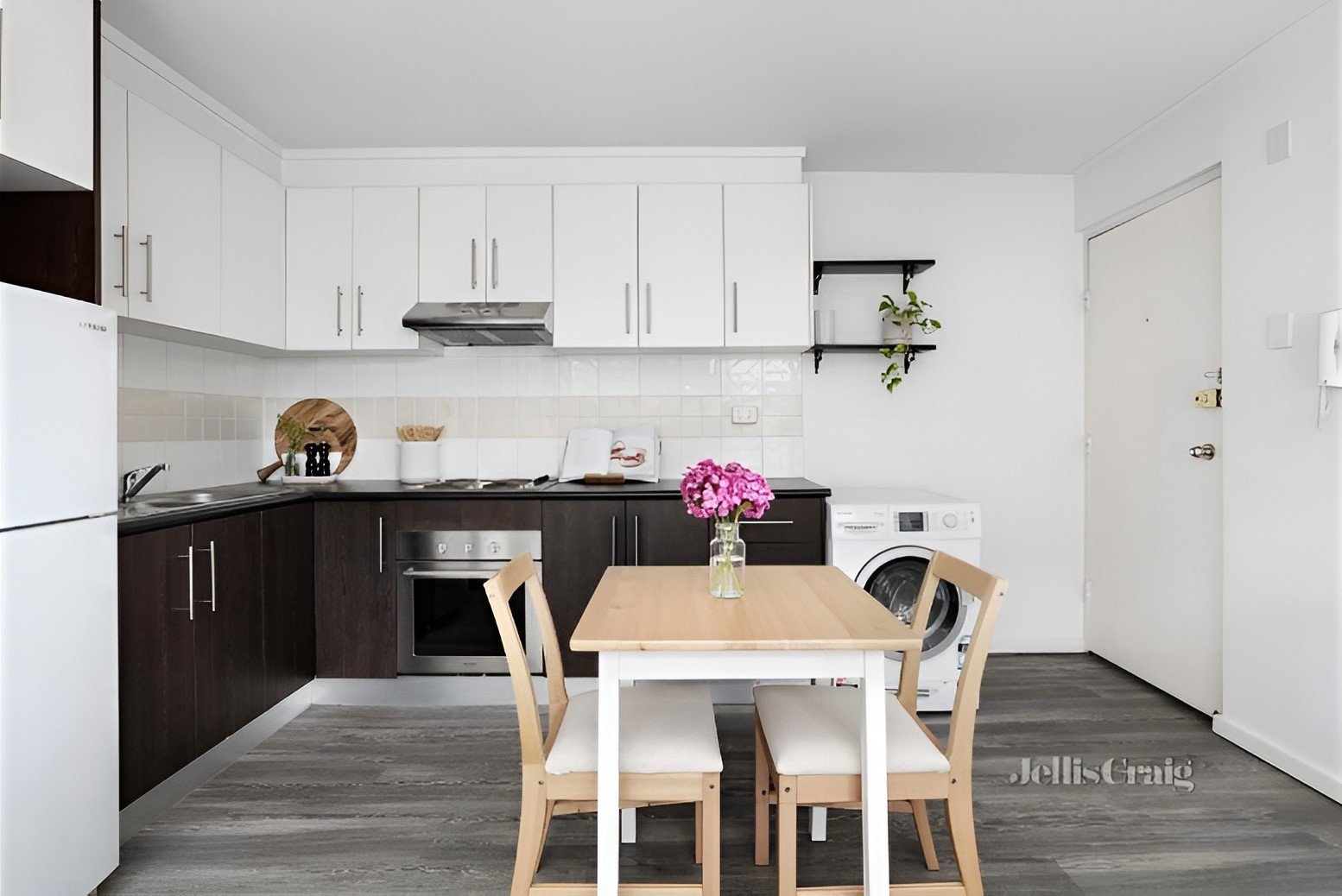 7/43 Farnham Street, Flemington image 2
