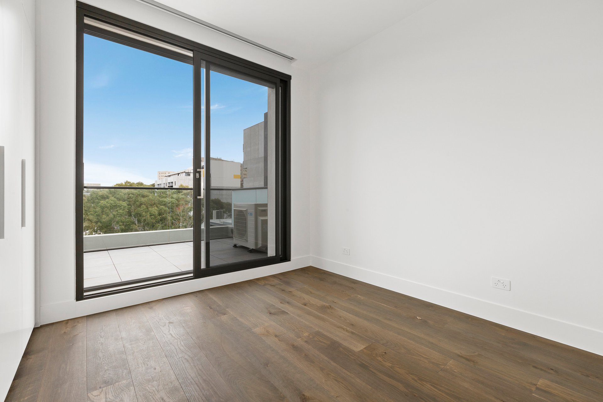 Property Gallery Thumbnail 2