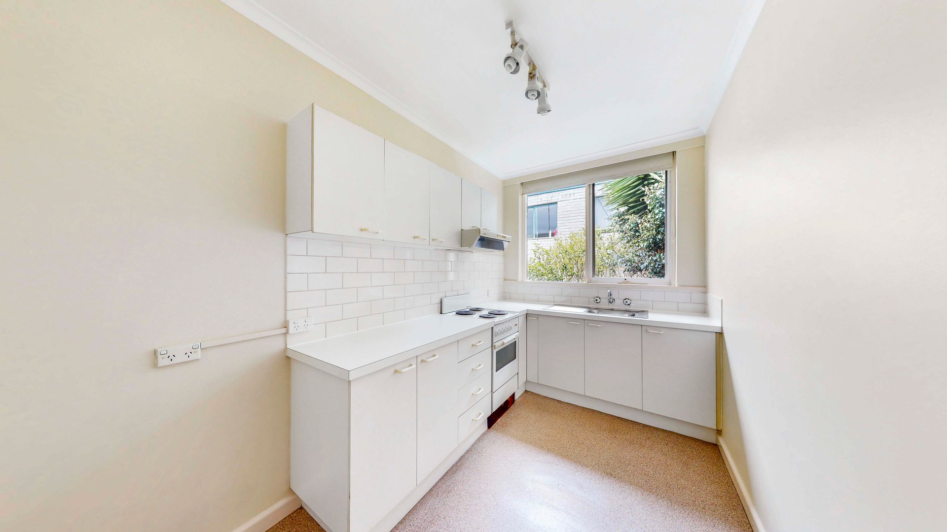 7/465 Brunswick Road, Brunswick West image 2