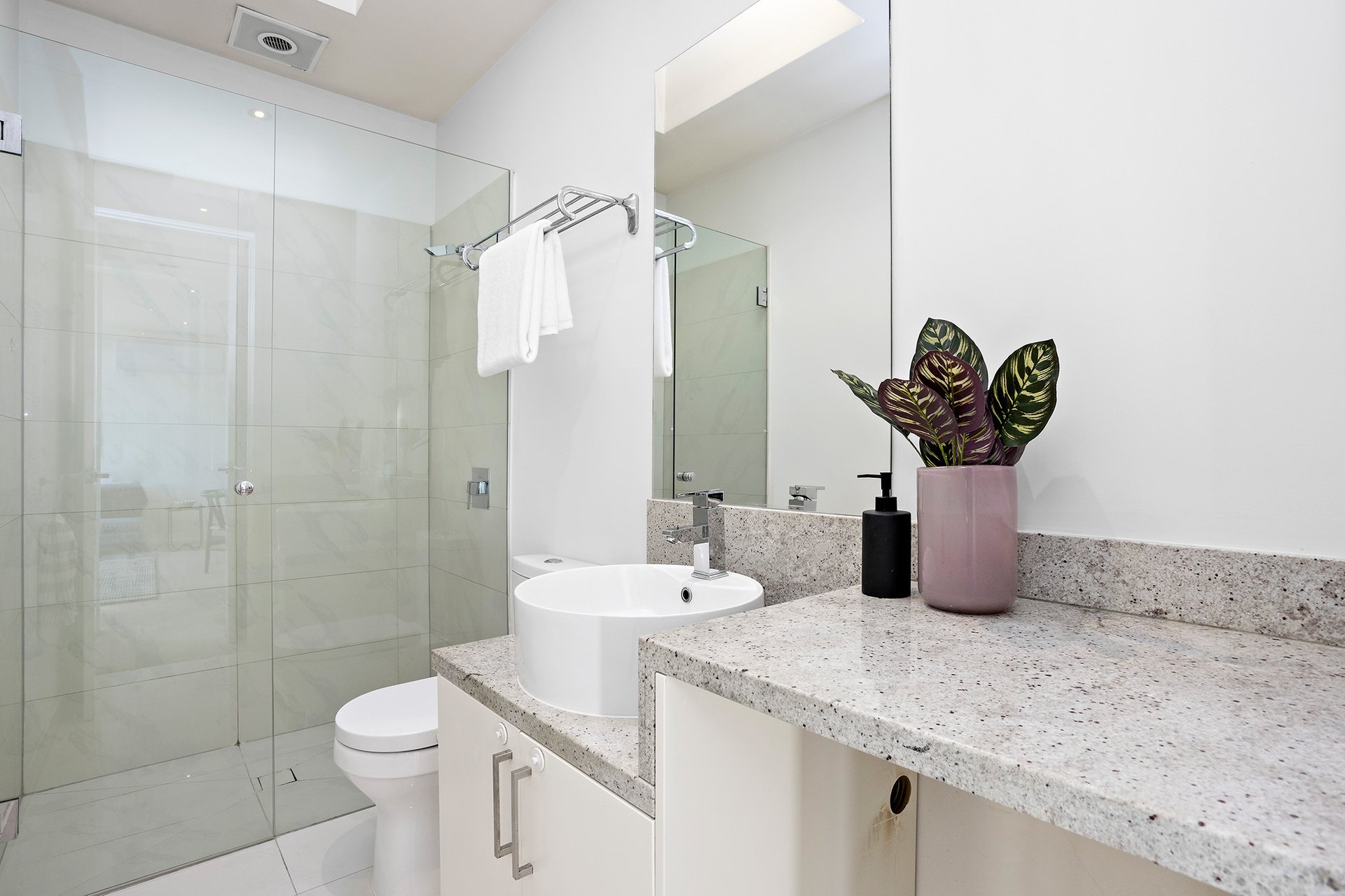 Property Gallery Thumbnail 5