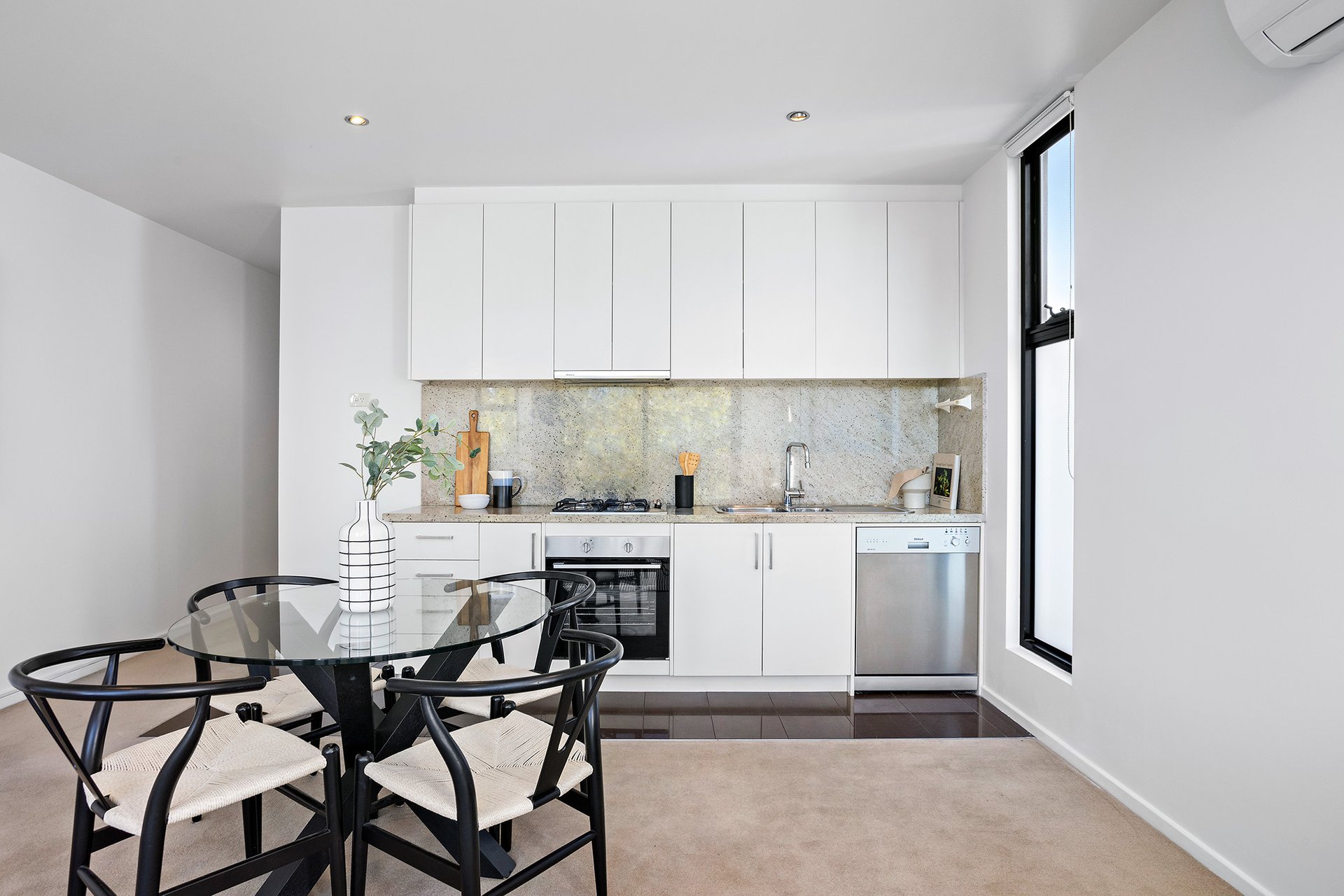 Property Gallery Thumbnail 3