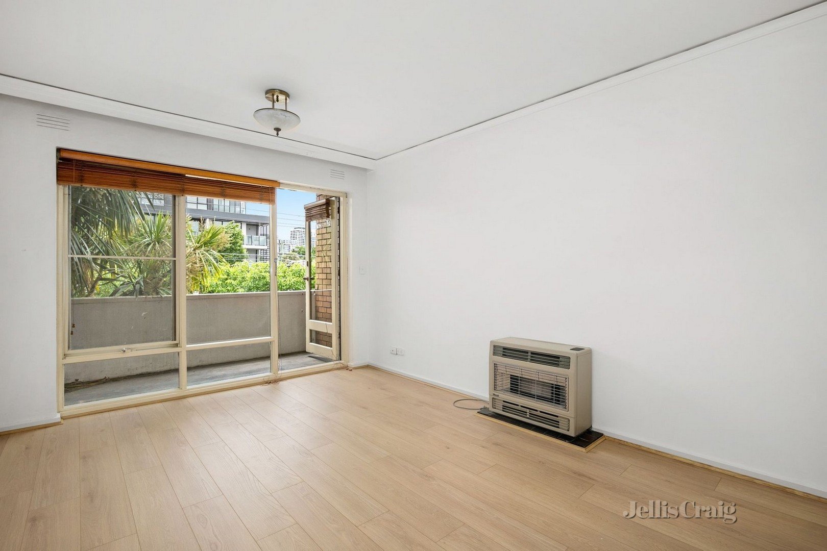 7/49 Napier Street, Footscray image 2