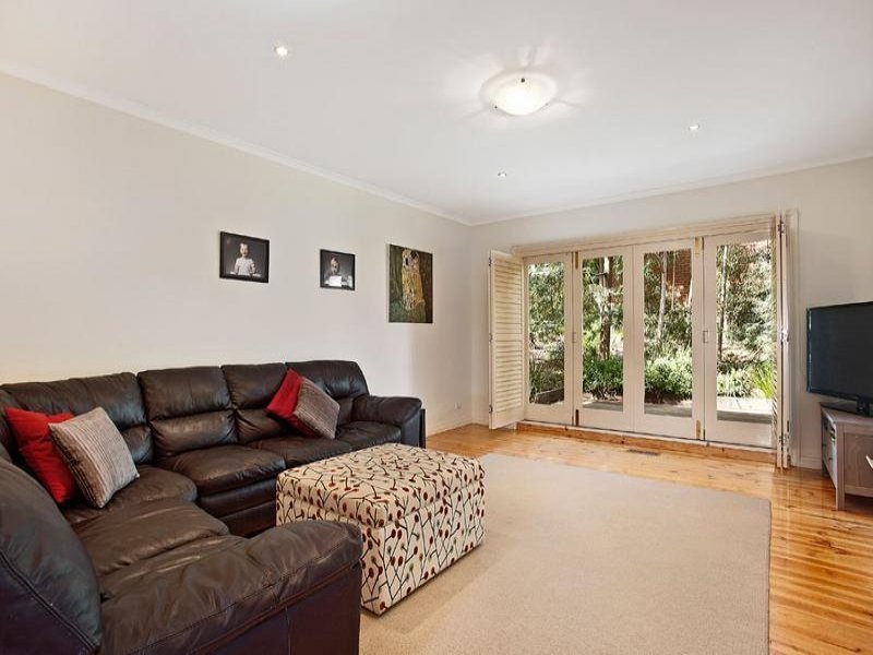 74a Dunloe Avenue, Mont Albert North image 2