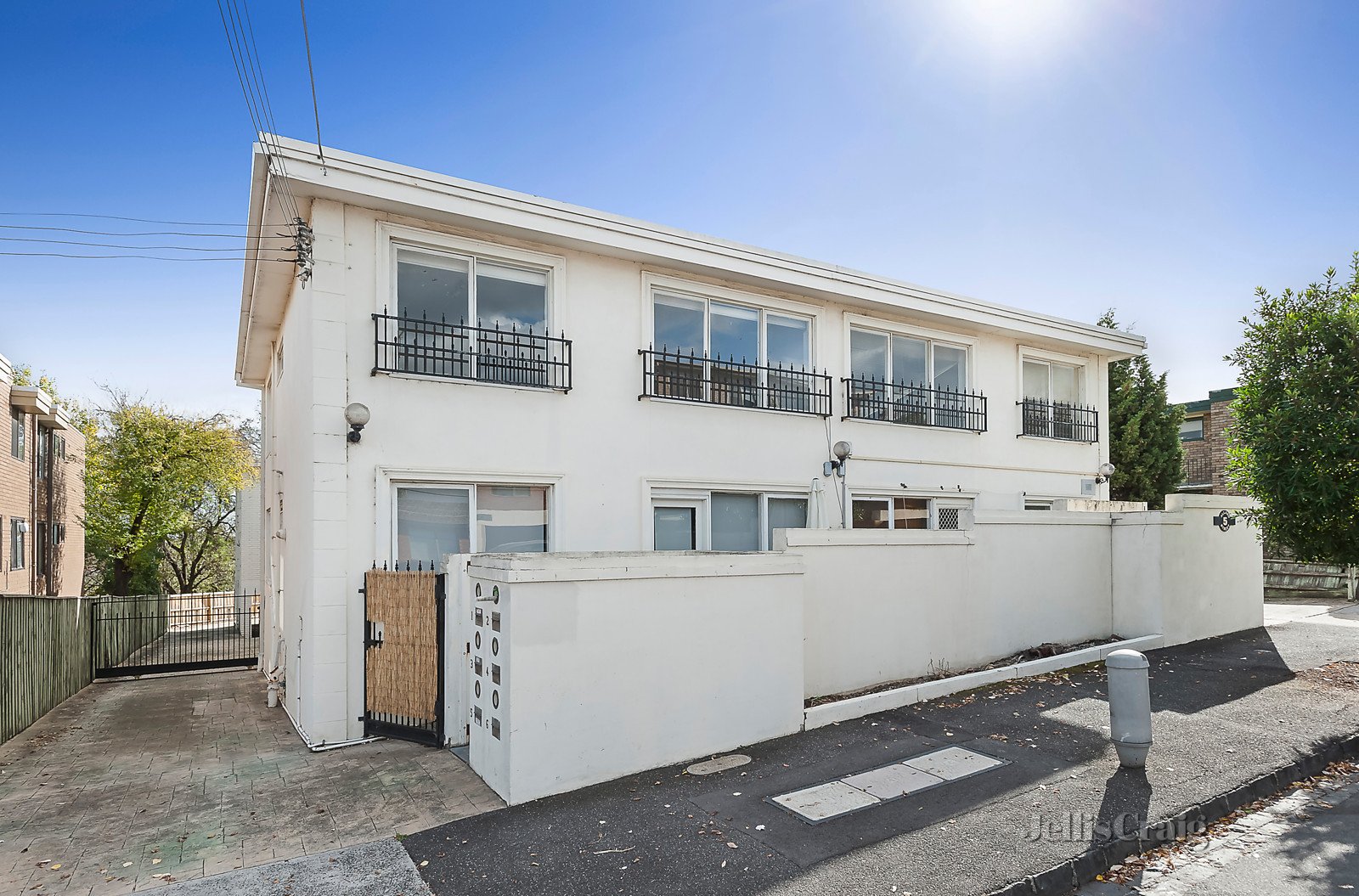 7/5 Allard Street, Brunswick West image 1