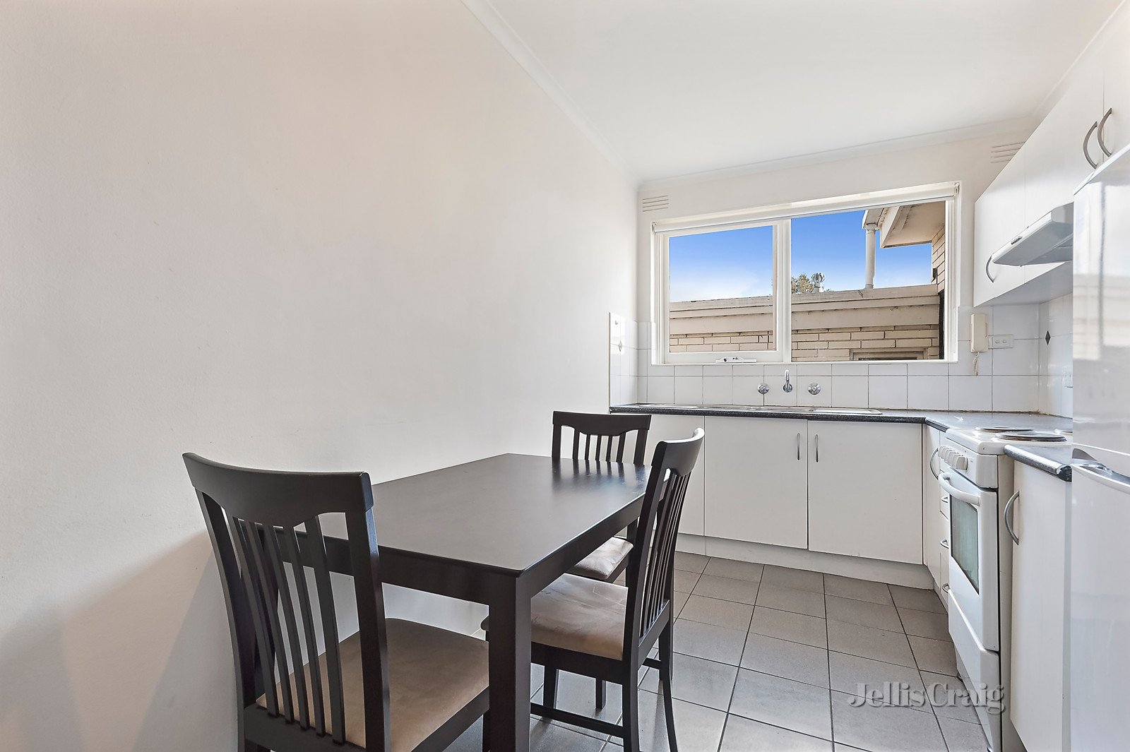 7/5 Allard Street, Brunswick West image 3