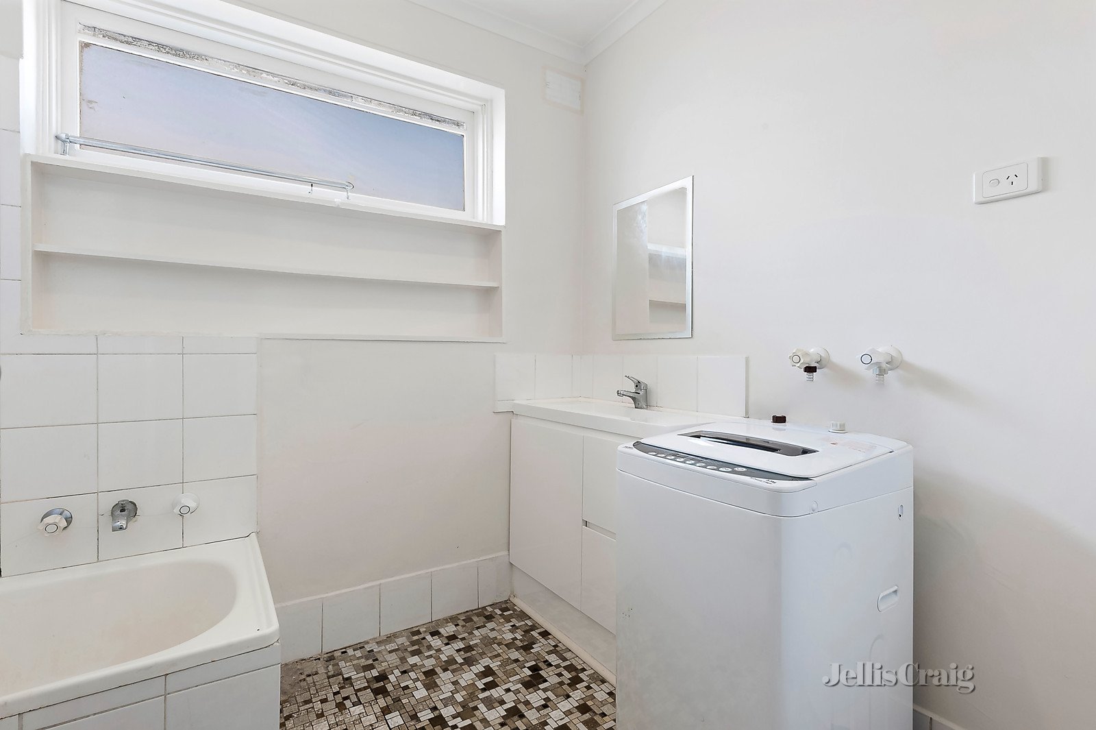 7/5 Allard Street, Brunswick West image 4