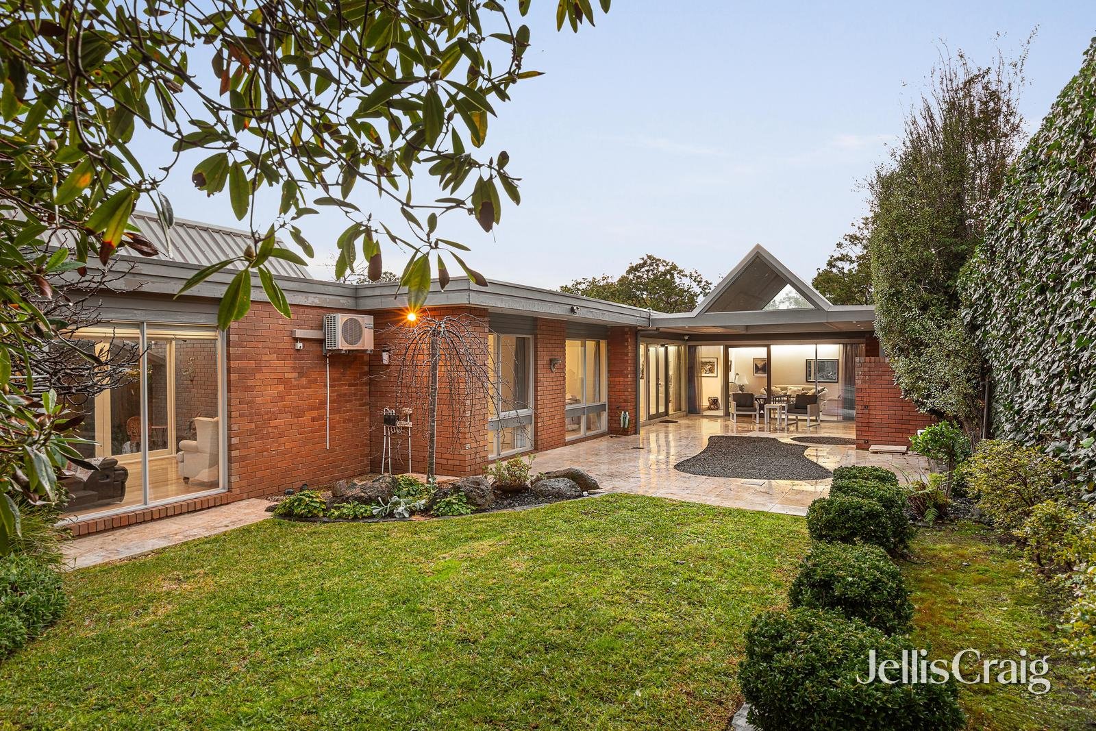 75 Athelstan Road, Camberwell image 4