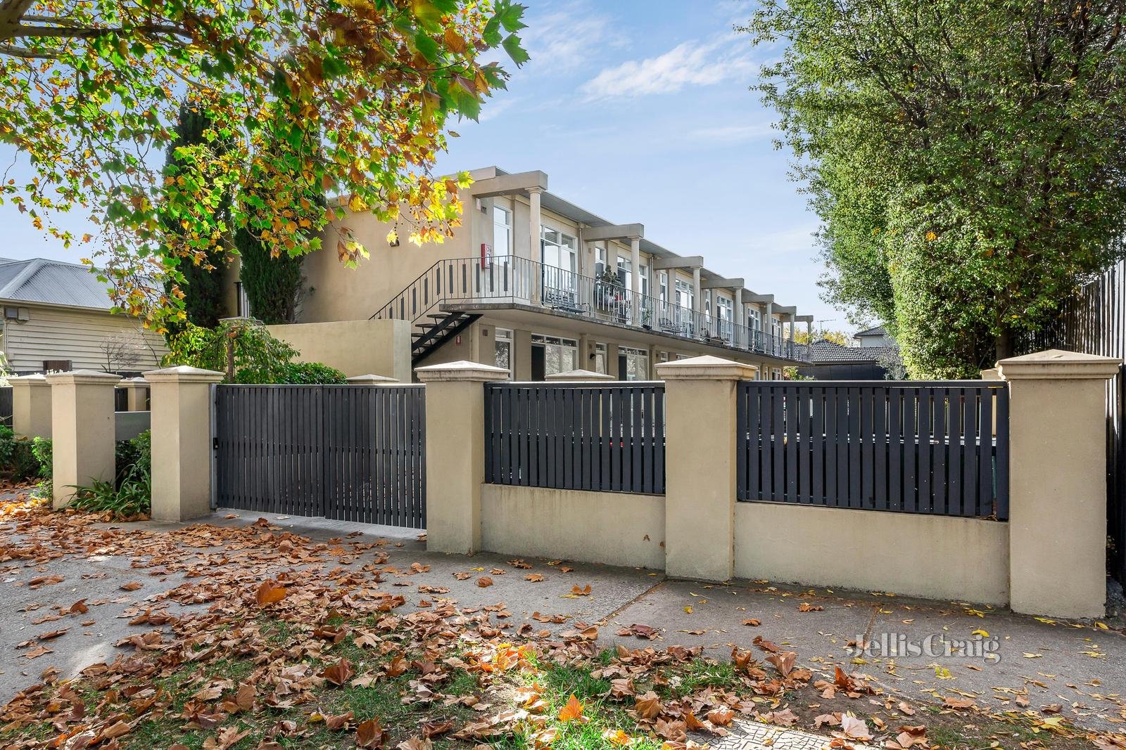 7/5 Christmas Street, Northcote image 2