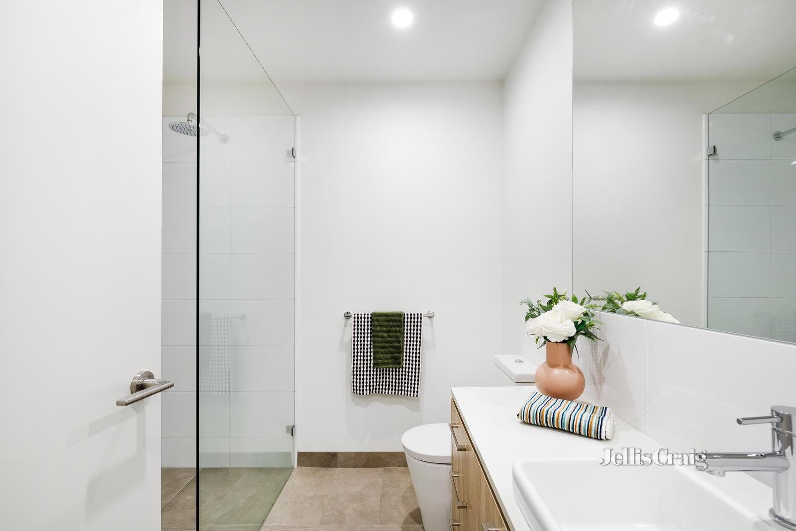 7/5 Eldale Avenue, Greensborough image 10