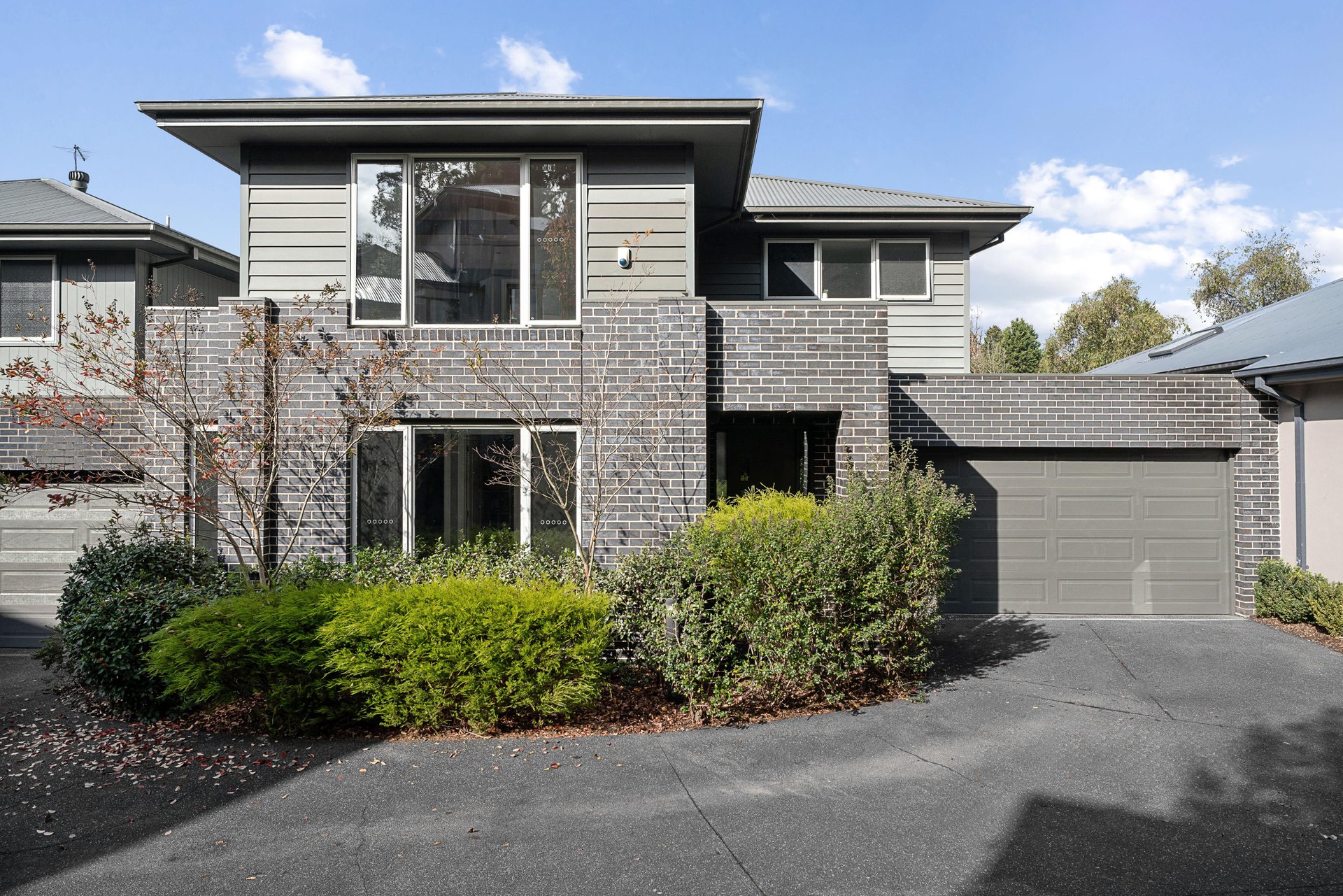 7/5 Greenview Close, Donvale image 1