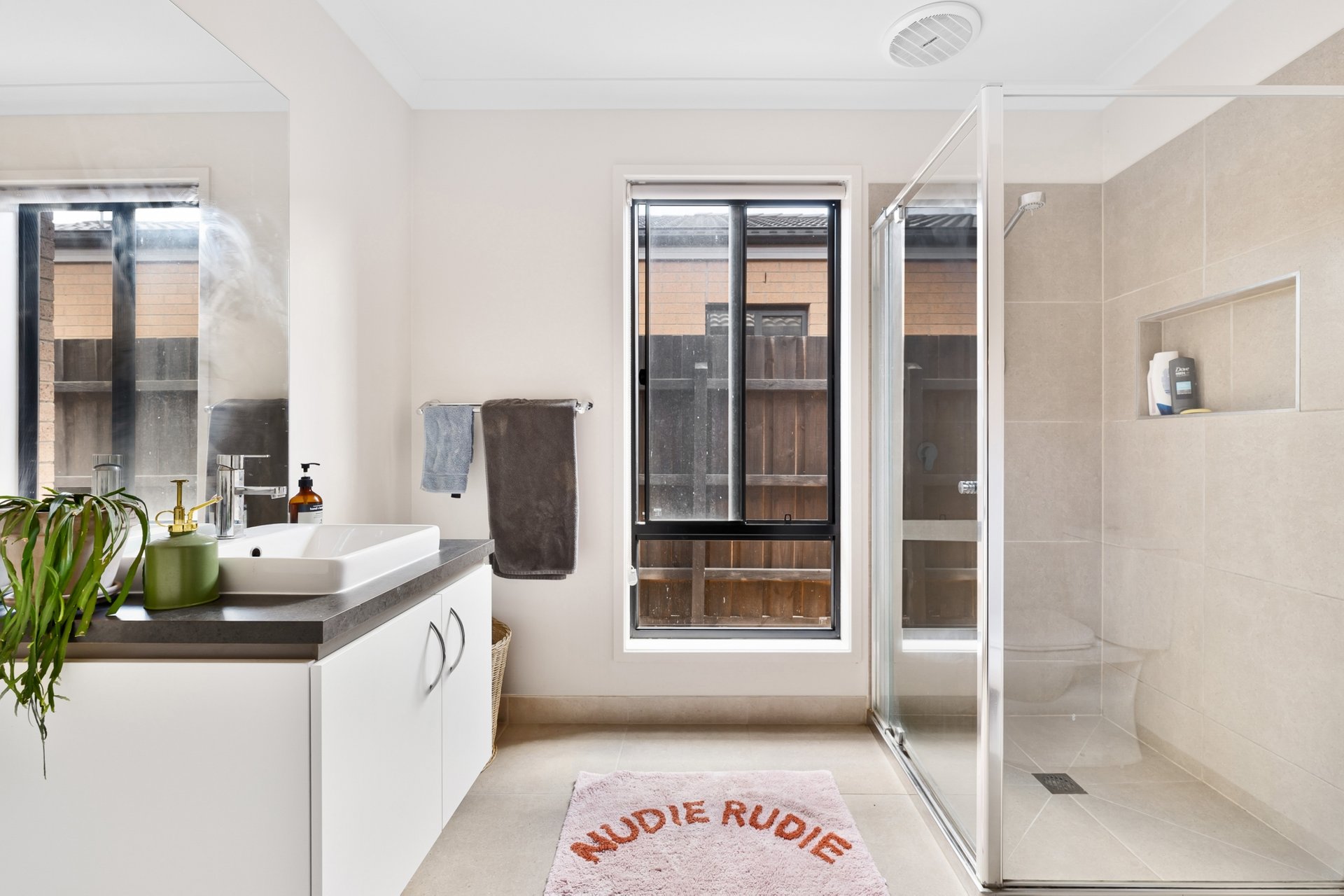 Property Gallery Thumbnail 7