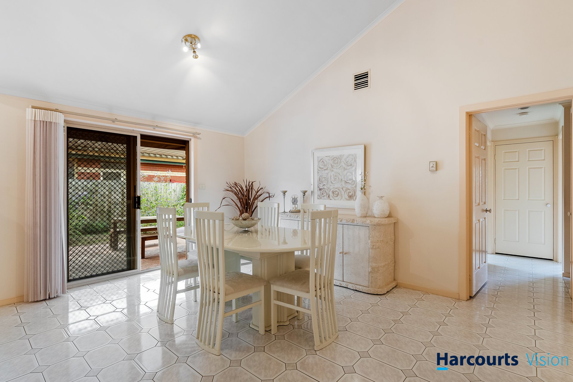 75 Hassett Crescent, Keilor East image 4