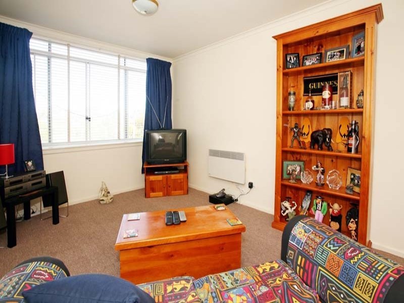 7/5 James Street, Box Hill image 2