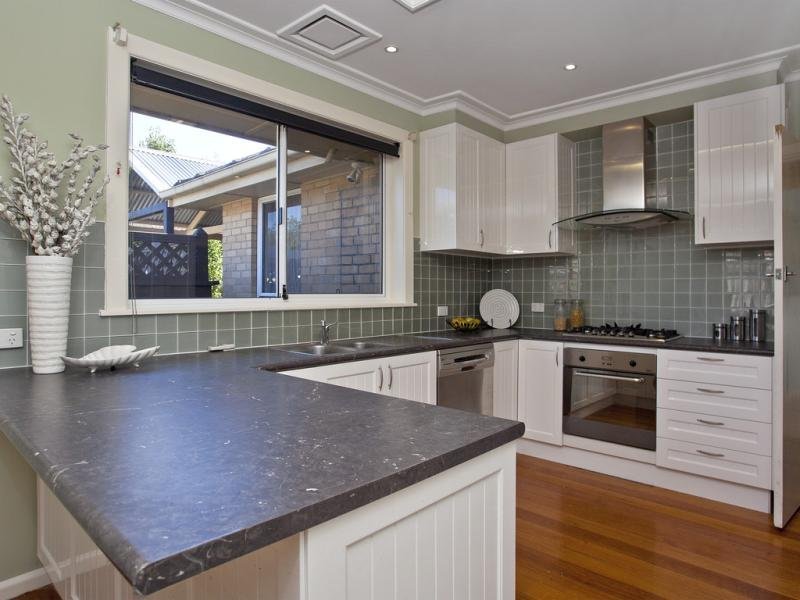 75 Mascoma Street, Strathmore image 2